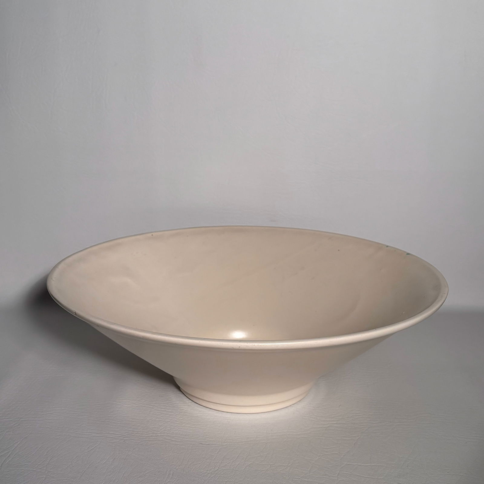 Vintage White Haeger Pottery Pedestal Bowl USA 3990