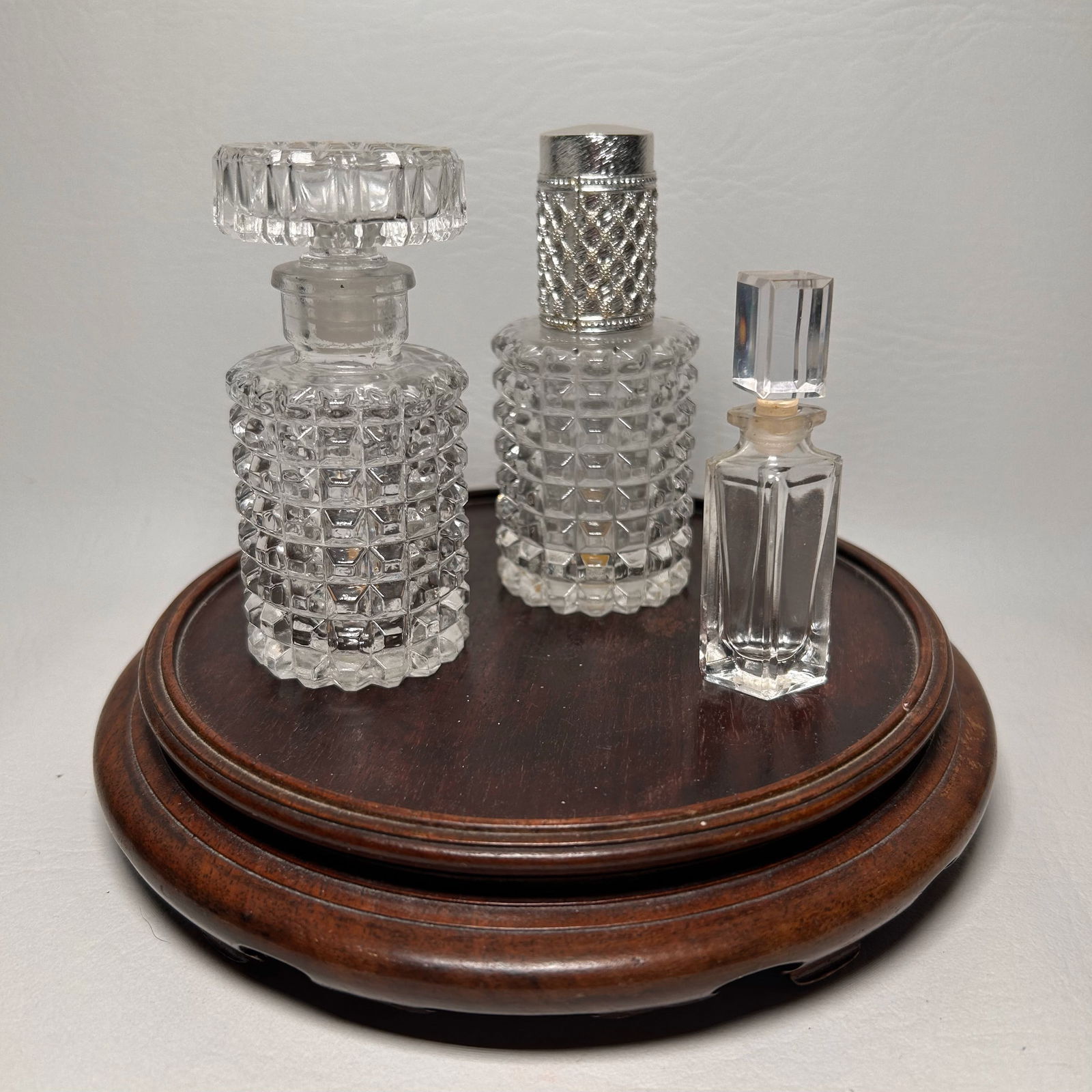 3 Piece Vanity Perfume Set (1 of 6)