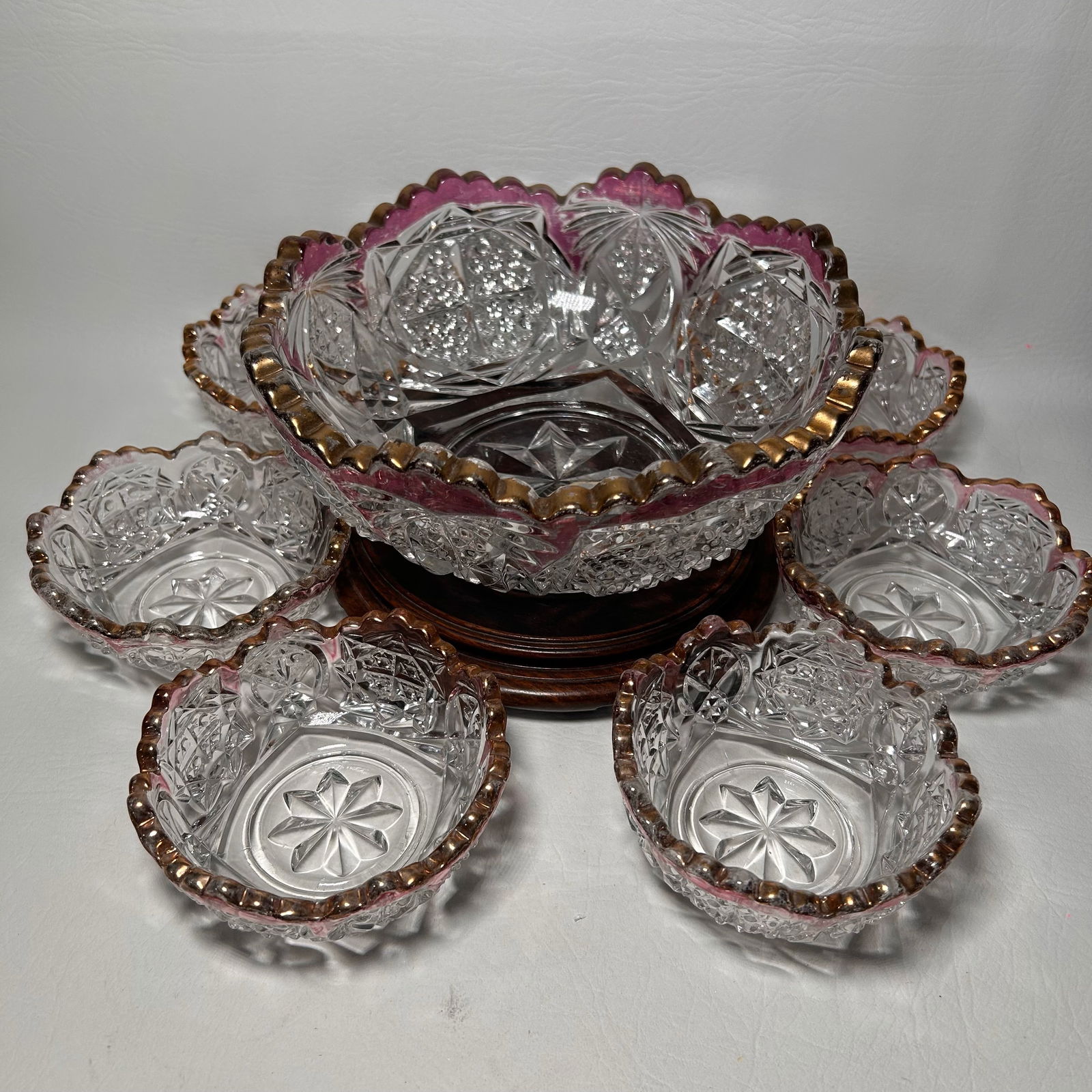 Antique Early American Pressed Glass Berry Set, Serving Bowl and 6 Individual Bowls (1 of 7)