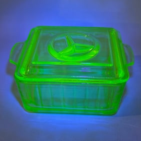 Antique URANIUM Depression Glass Food Saver Refridgerator Container