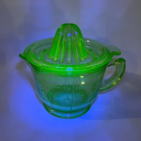 Vintage URANIUM Depression Glass Citrus Juicer with 2 Cup Measuring Cup
