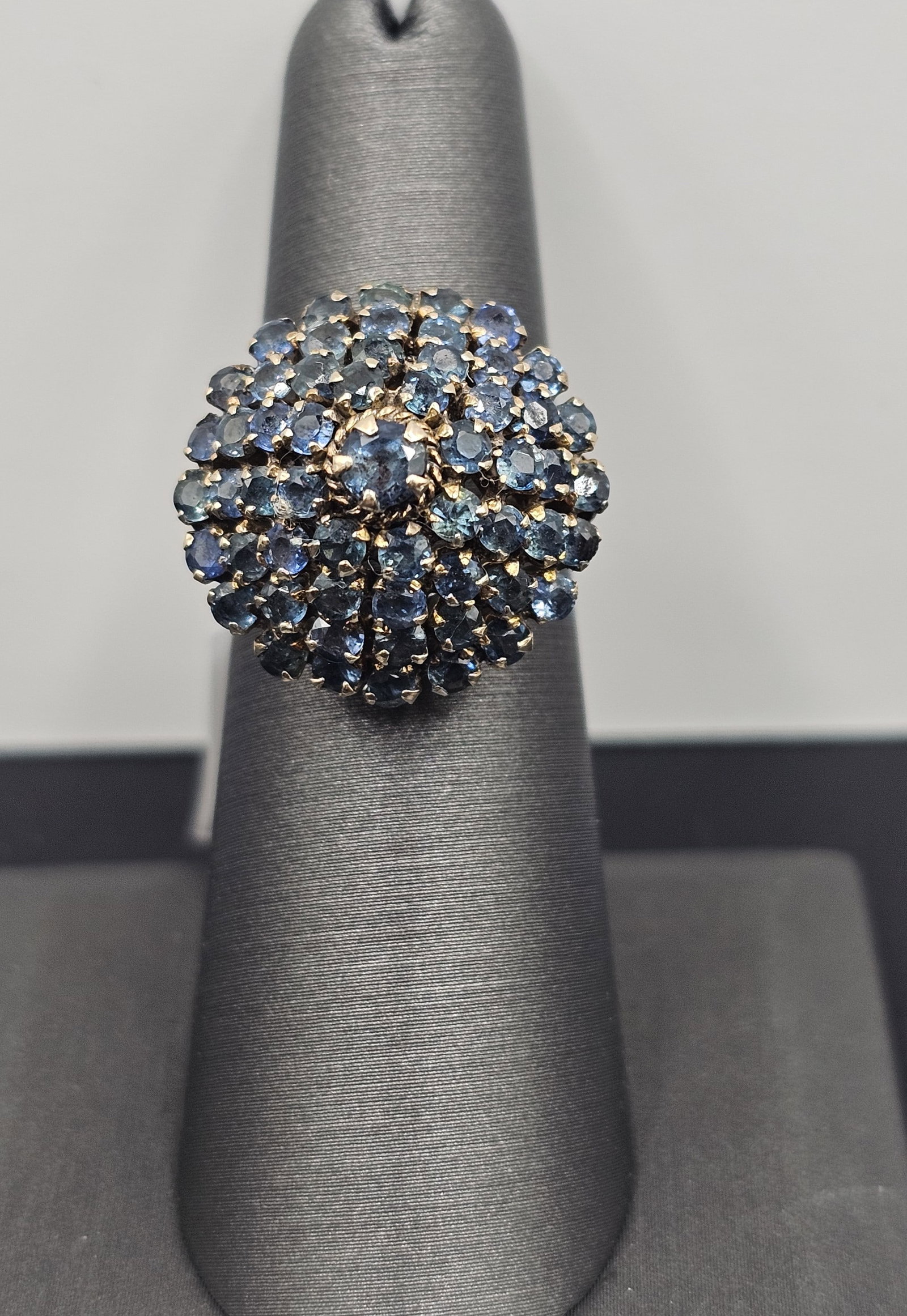 18K Thai Sapphire Princess Ring (1 of 6)