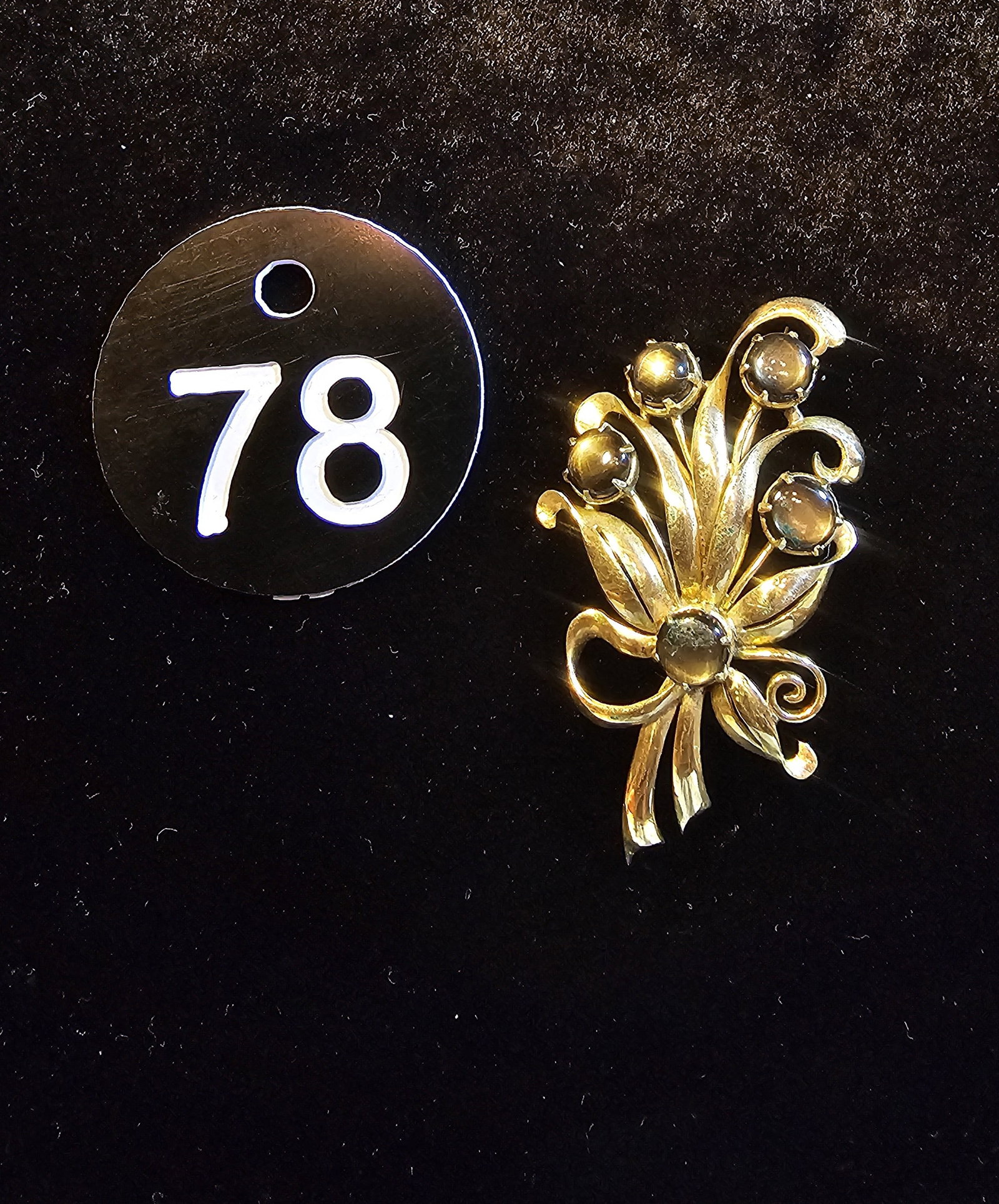 Star Sapphire Brooch: Star Sapphire Brooch