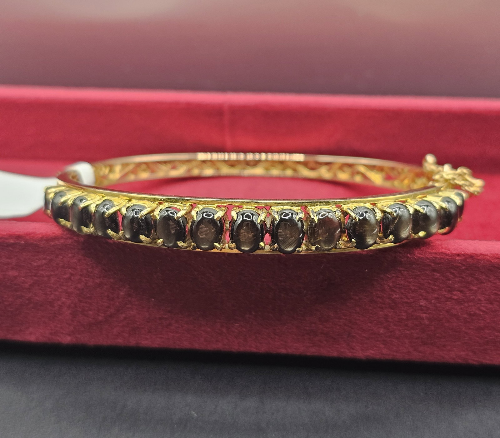 14K Star Sapphire Bangle: Star Sapphire Bangle