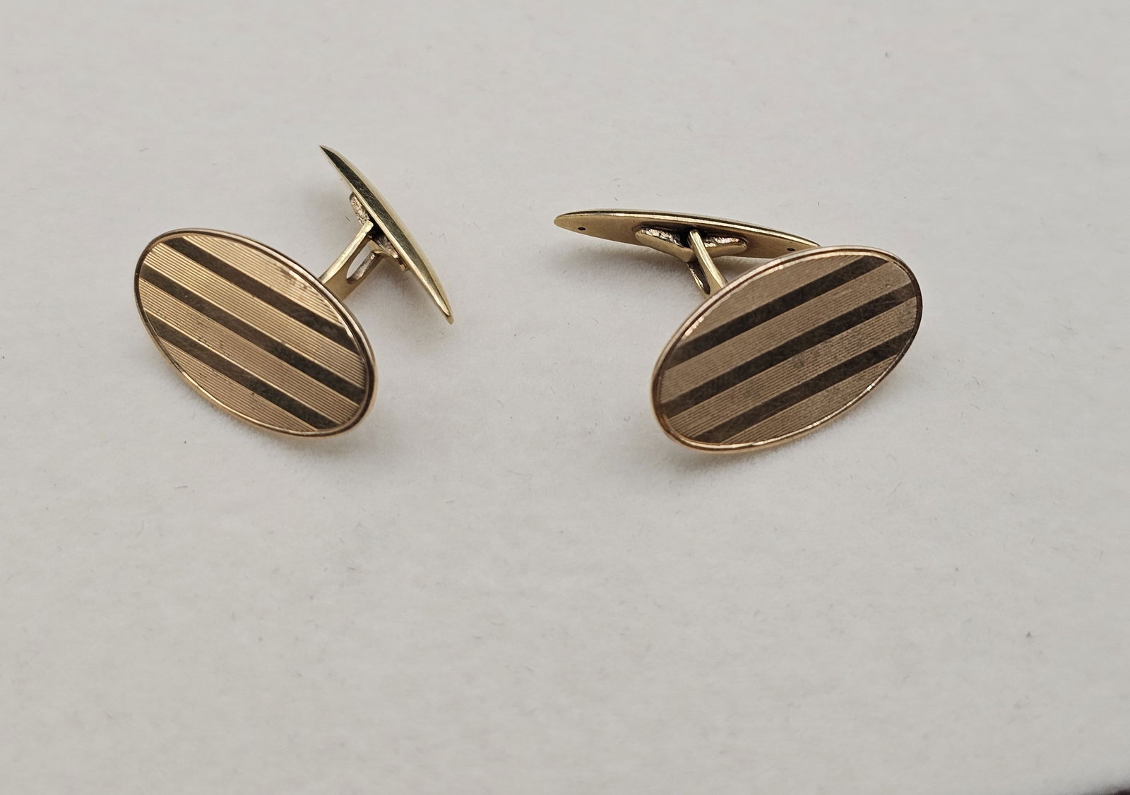 Vintage 18K Gold Striped Oval Cufflinks, 7.13 grams (1 of 4)