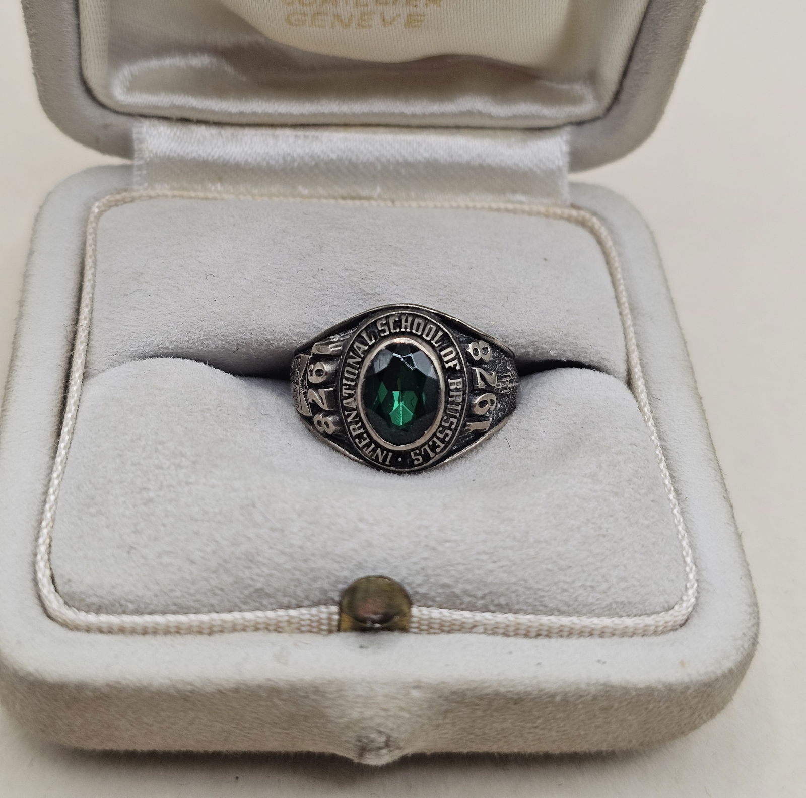 10K & Emerald Class Ring, International School of Brussels (1 of 3)
