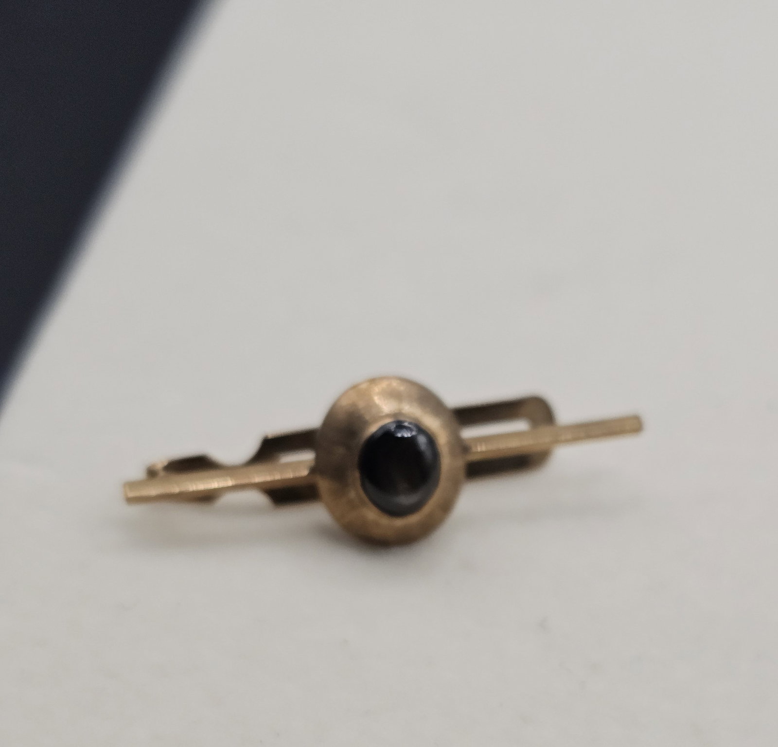 18K Star Sapphire Tie Clip: 3.19 grams