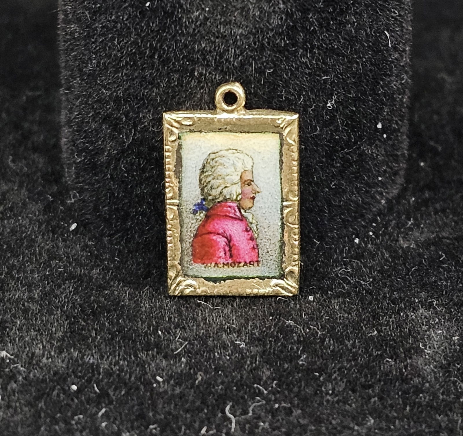 18K Portrait Charm: 18K Portrait Charm