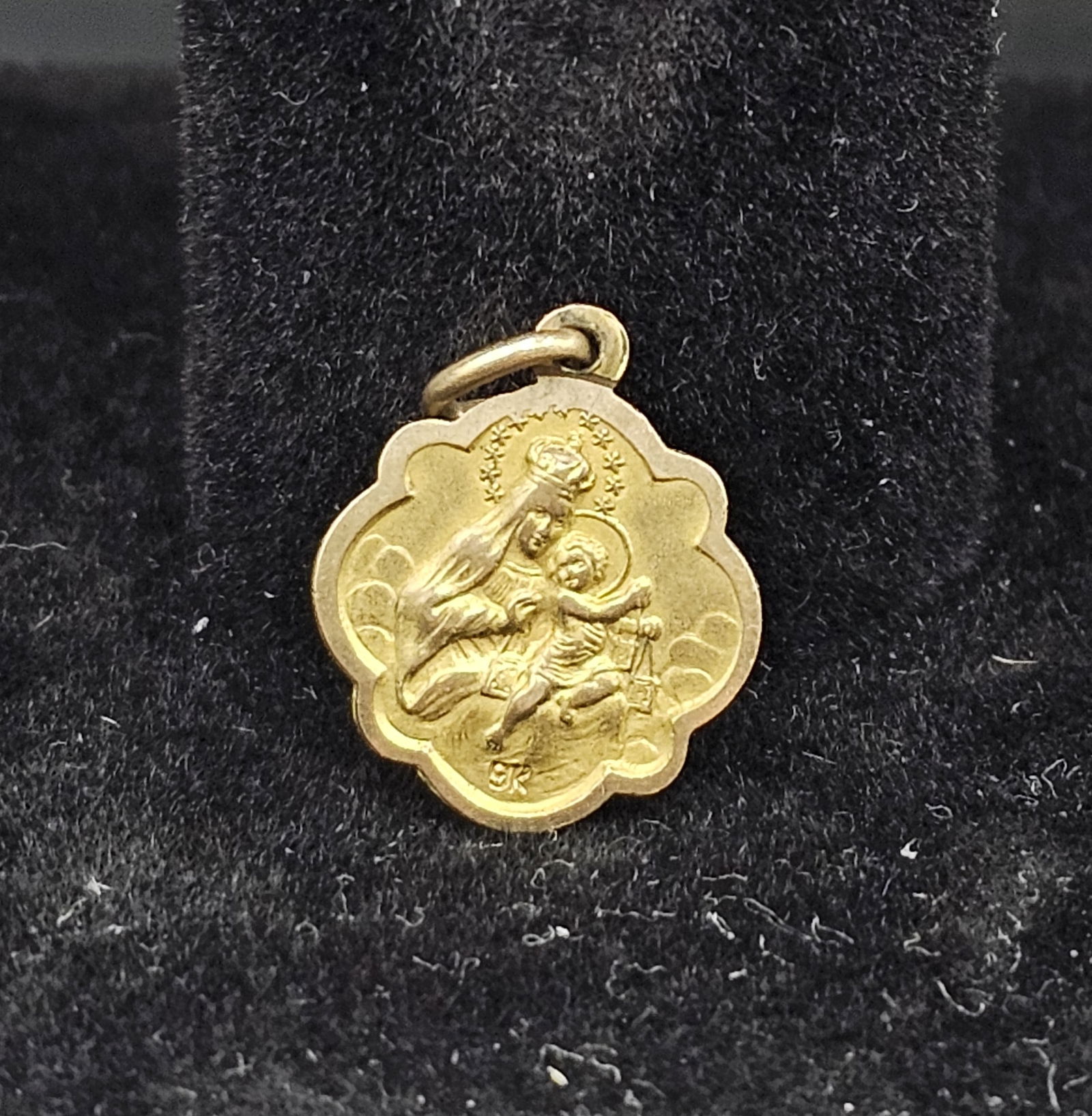 14K Madonna Charm: 14K Madonna Charm