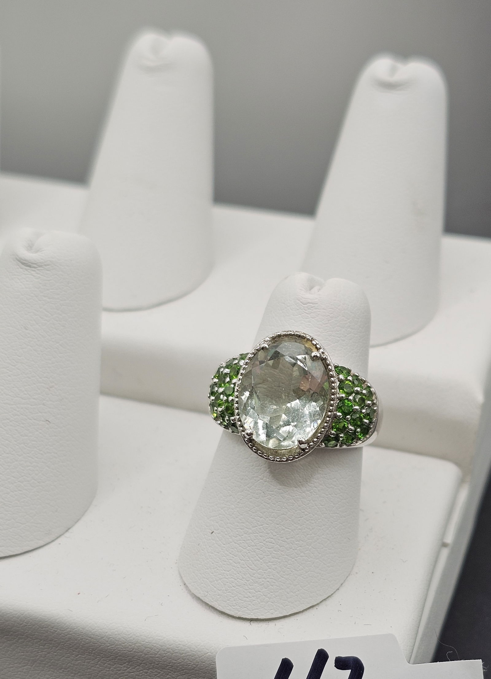 925 Silver Ring with Green Amethysts: 925 Silver Ring with Green Amethysts