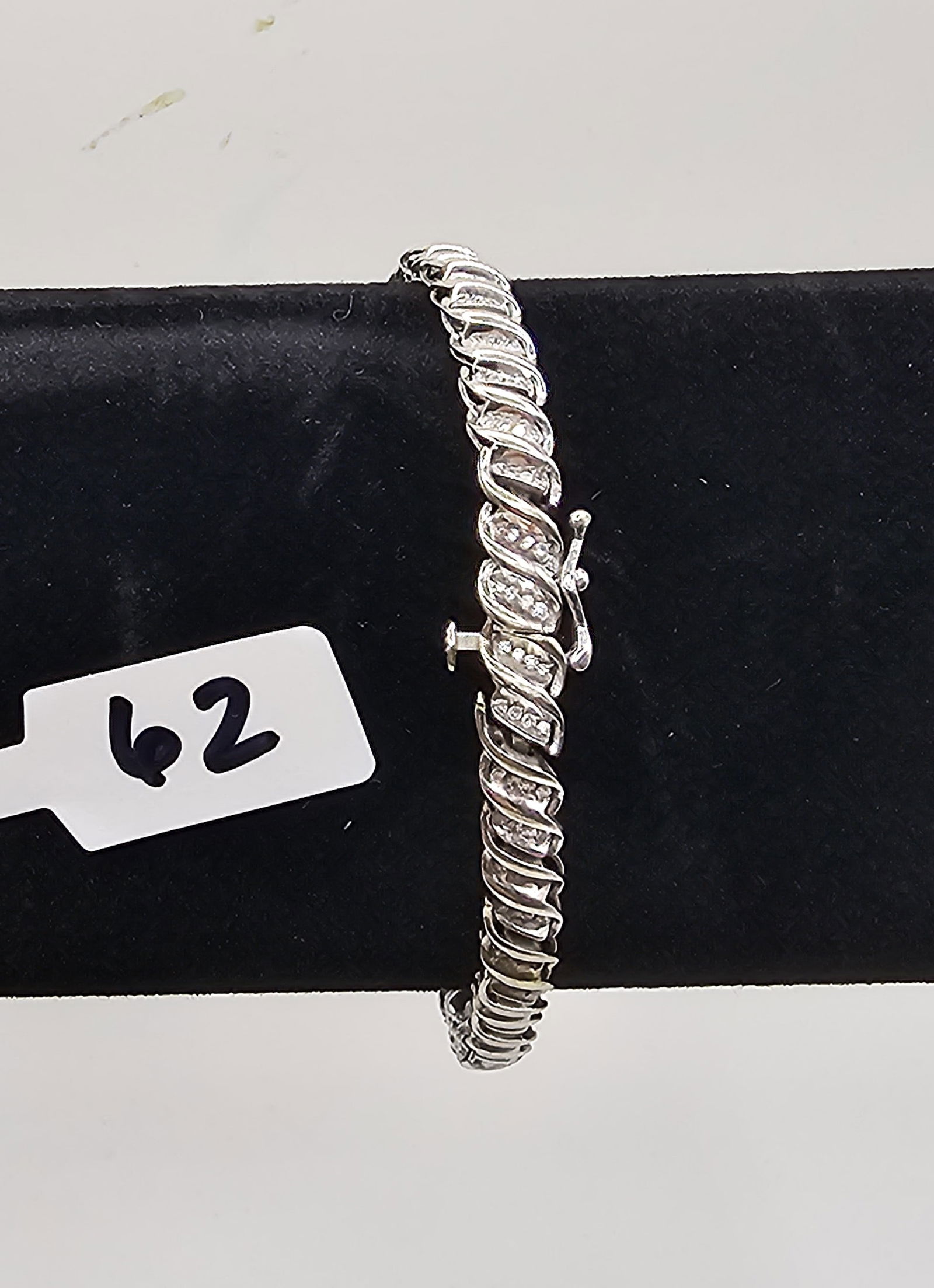 14K White Gold Bracelet with 192 White Sapphires: 14K White Gold Bracelet with 192 White Sapphires