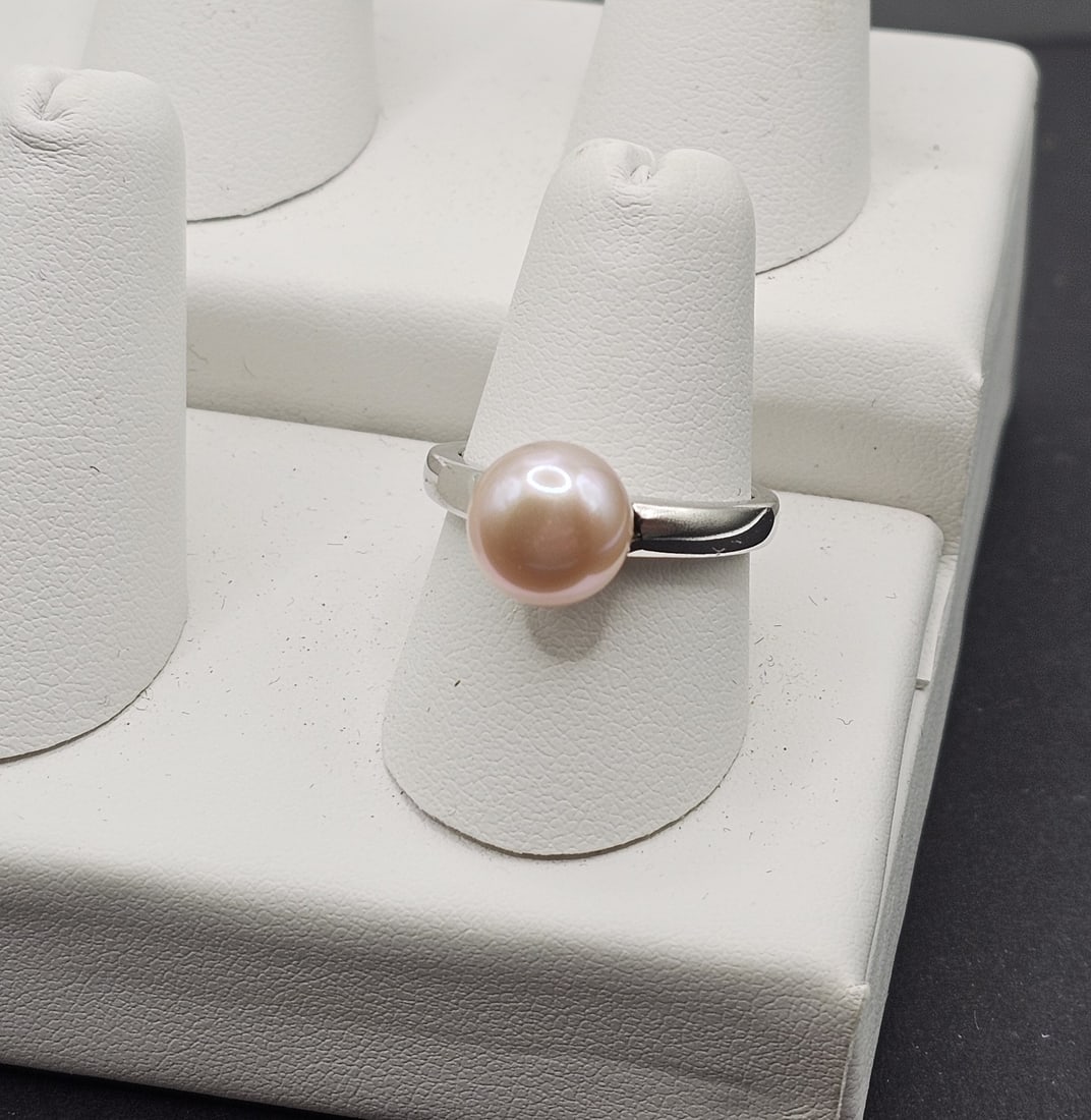 925 Silver Ring with Pink Pearl, Size 7.5: 925 Silver Ring with Pink Pearl, Size 7.5