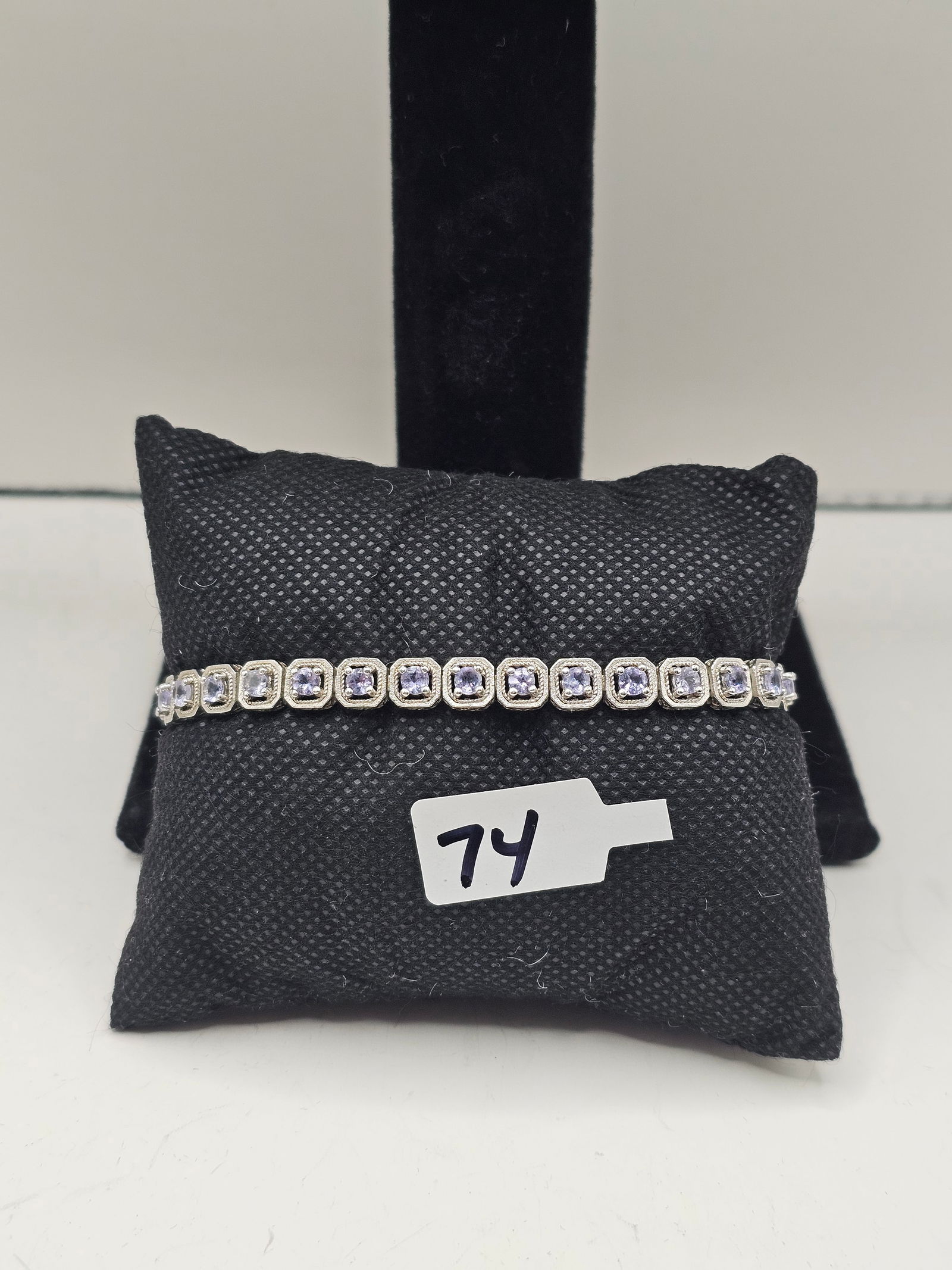 925 Silver Bracelet with 31 Tanzanite Stones: 925 Silver Bracelet with 31 Tanzanite Stones