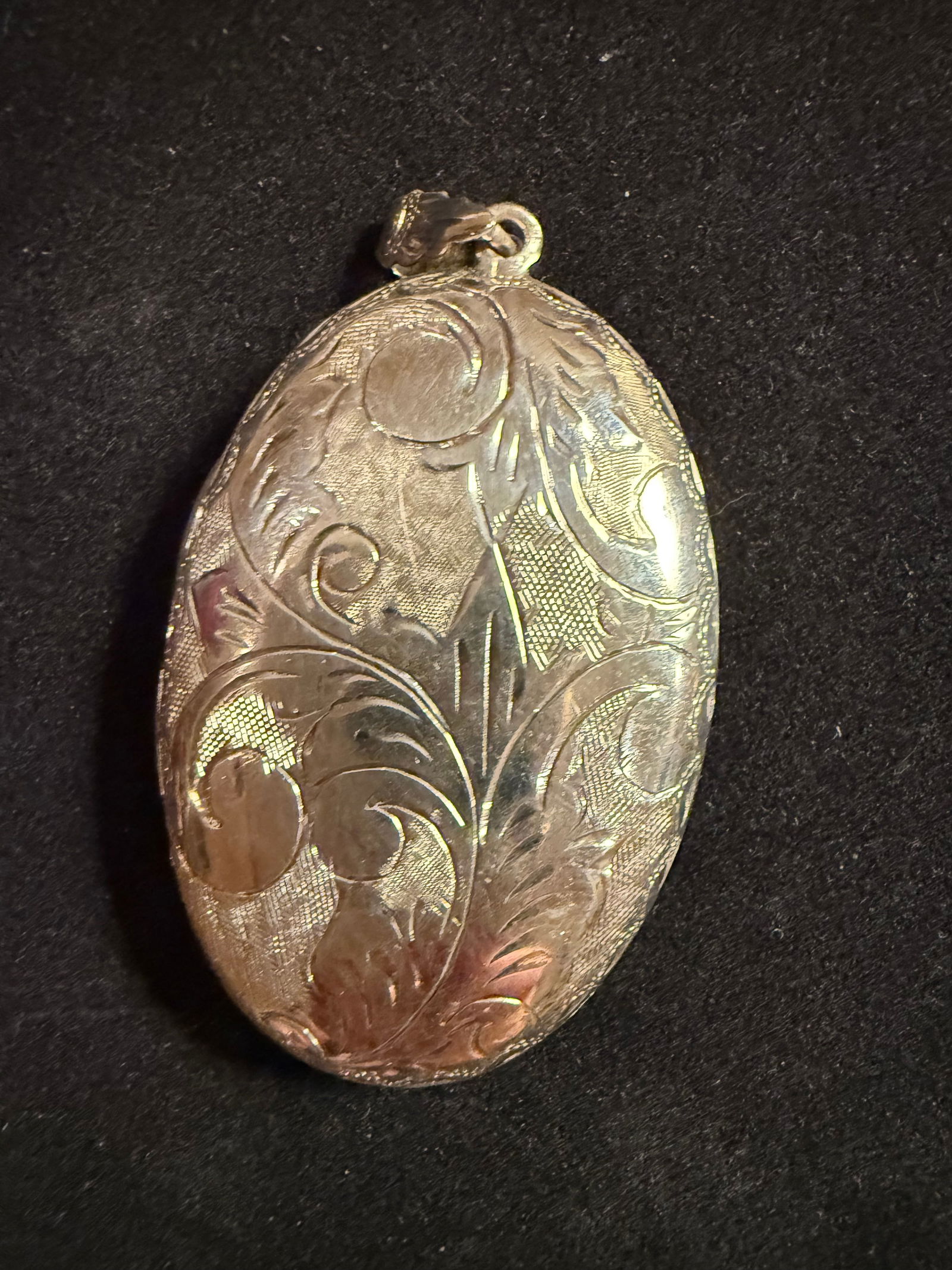 Oval Vintage Sterling 925 Etched Locket Pendant with Oval Picture Holders: Oval Vintage Sterling 925 Etched Locket Pendant with Oval Picture Holders, 2” x 1 1/4”