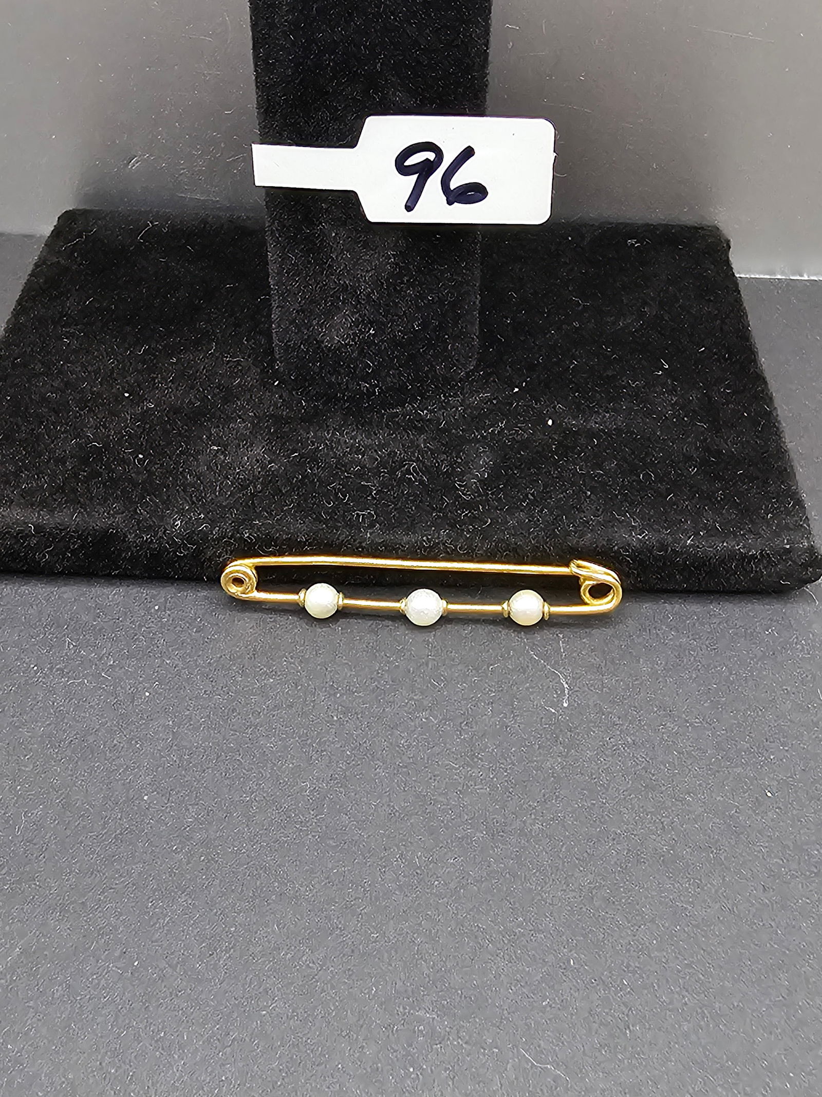 Antique 14k Yellow Gold Pin with 3 Lovely Pearls: 14k Yellow Gold Pin with 3 Lovely Pearls