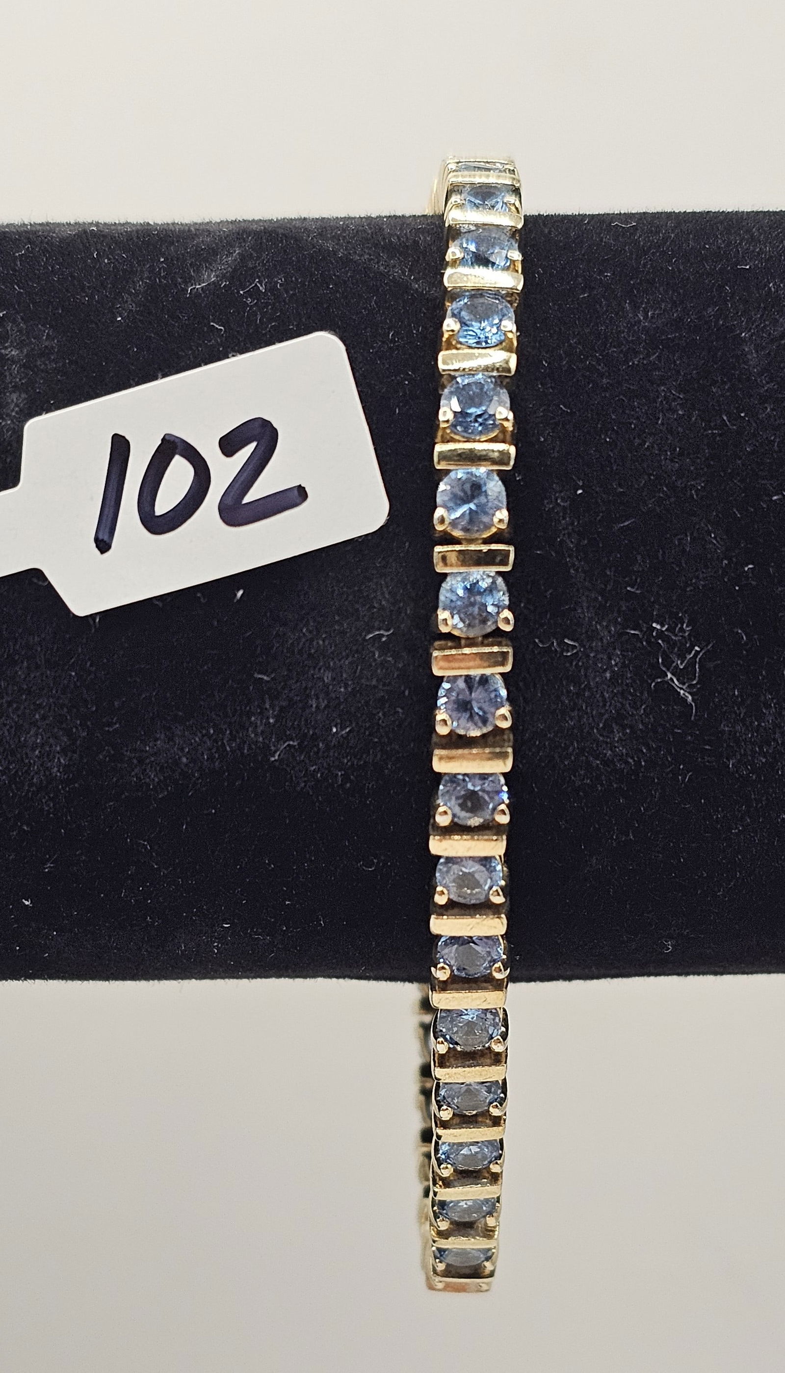 925 Gold plated Horshoe Link Bracelet with Blue Topaz: 925 Gold plated Horshoe Link Bracelet with Blue Topaz