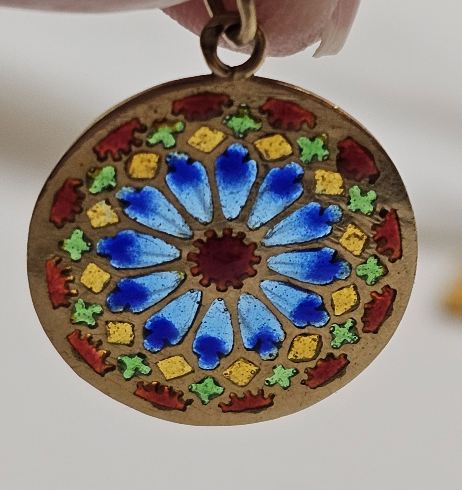 18k Notre Dame Paris Stained Glass Pendant Charm: 18k Notre Dame Paris Stained Glass Pendant Charm