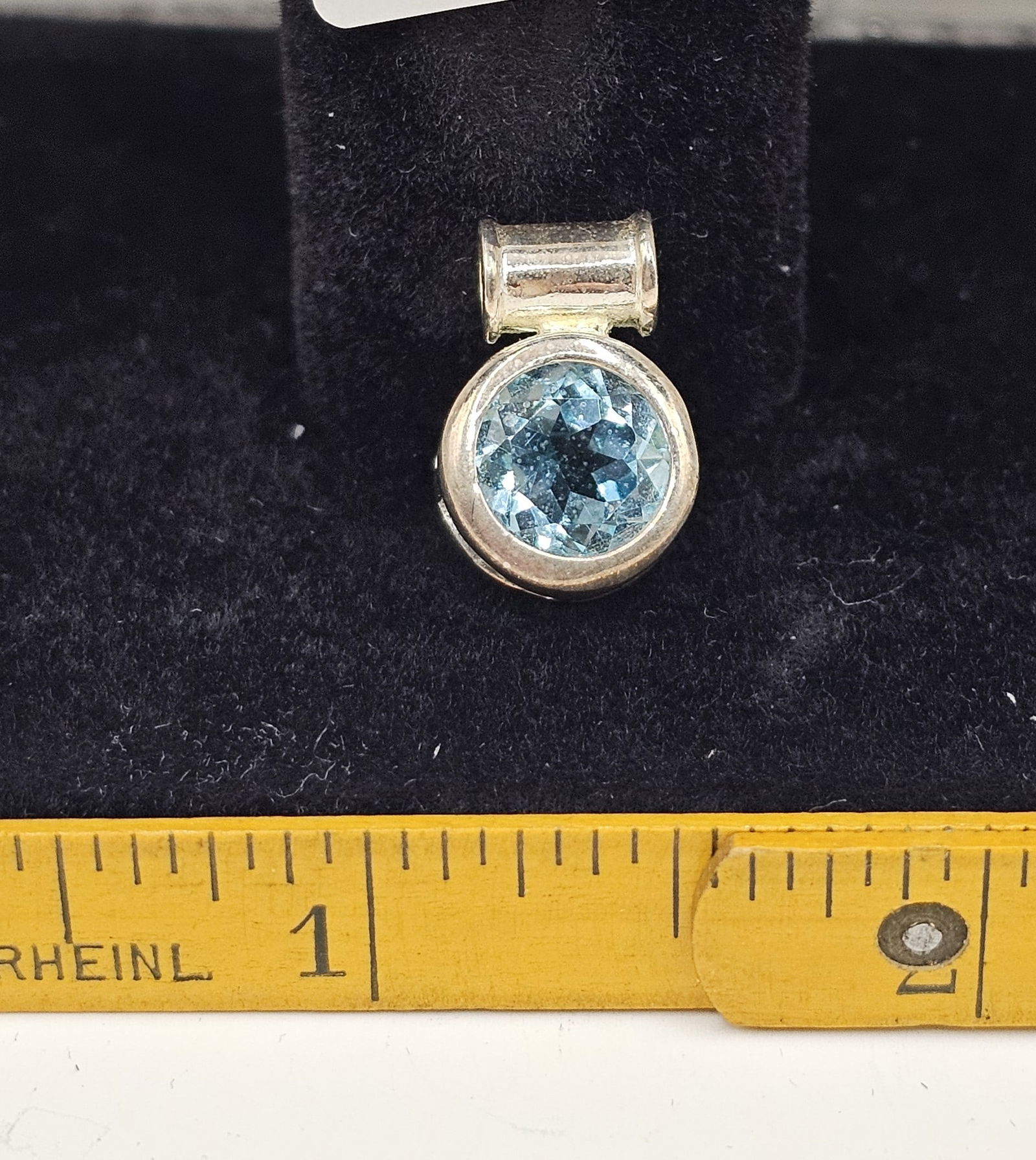 Silver Pendant with Blue Topaz: Silver Pendant with Blue Topaz