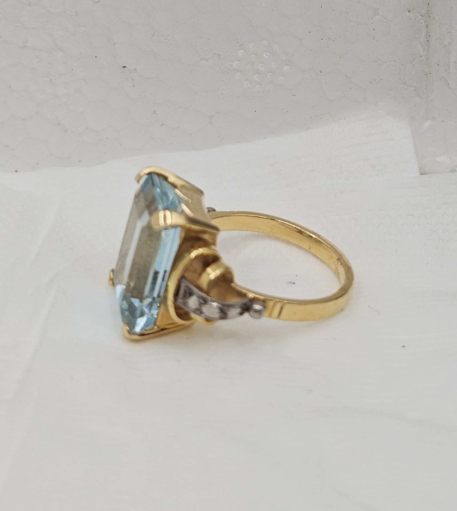 18k Aquamarine Ring - 2