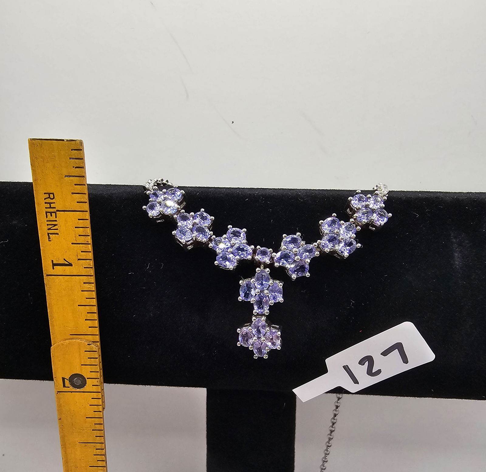 925 Silver Necklace with 33 Amethysts: 925 Silver Necklace with 33 Amethysts