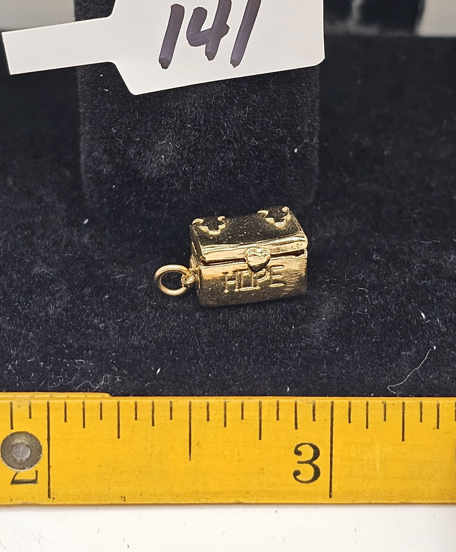 Antique 14k Hope Chest Charm: Antique 14k Hope Chest Charm