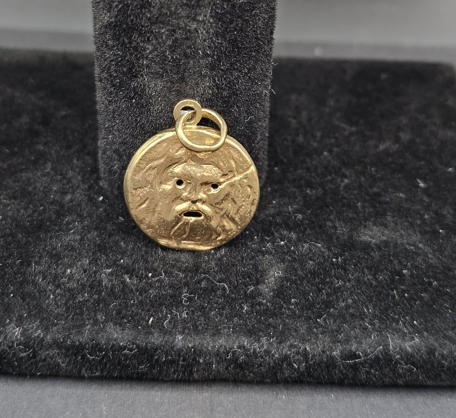 Double-Sided 18k Mouth of Truth Charm from italy (1 of 2)