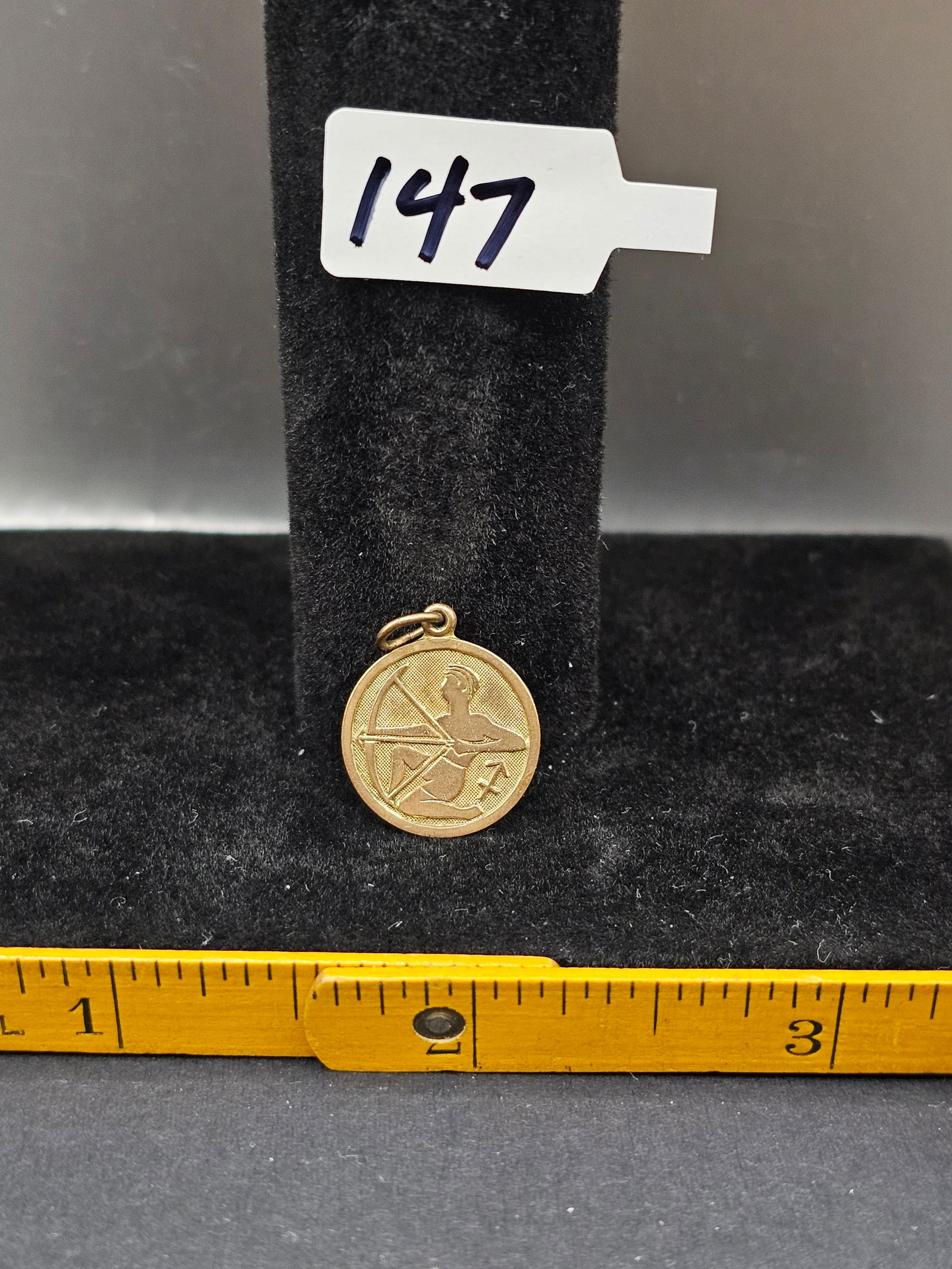 8k (333) gold Sagittarius Charm with the Archer: 8k (333) gold Sagittarius Charm with the Archer