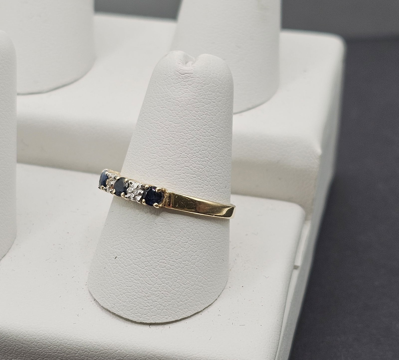 14k Sapphire and Diamond Ring: 14k Sapphire and Diamond Ring