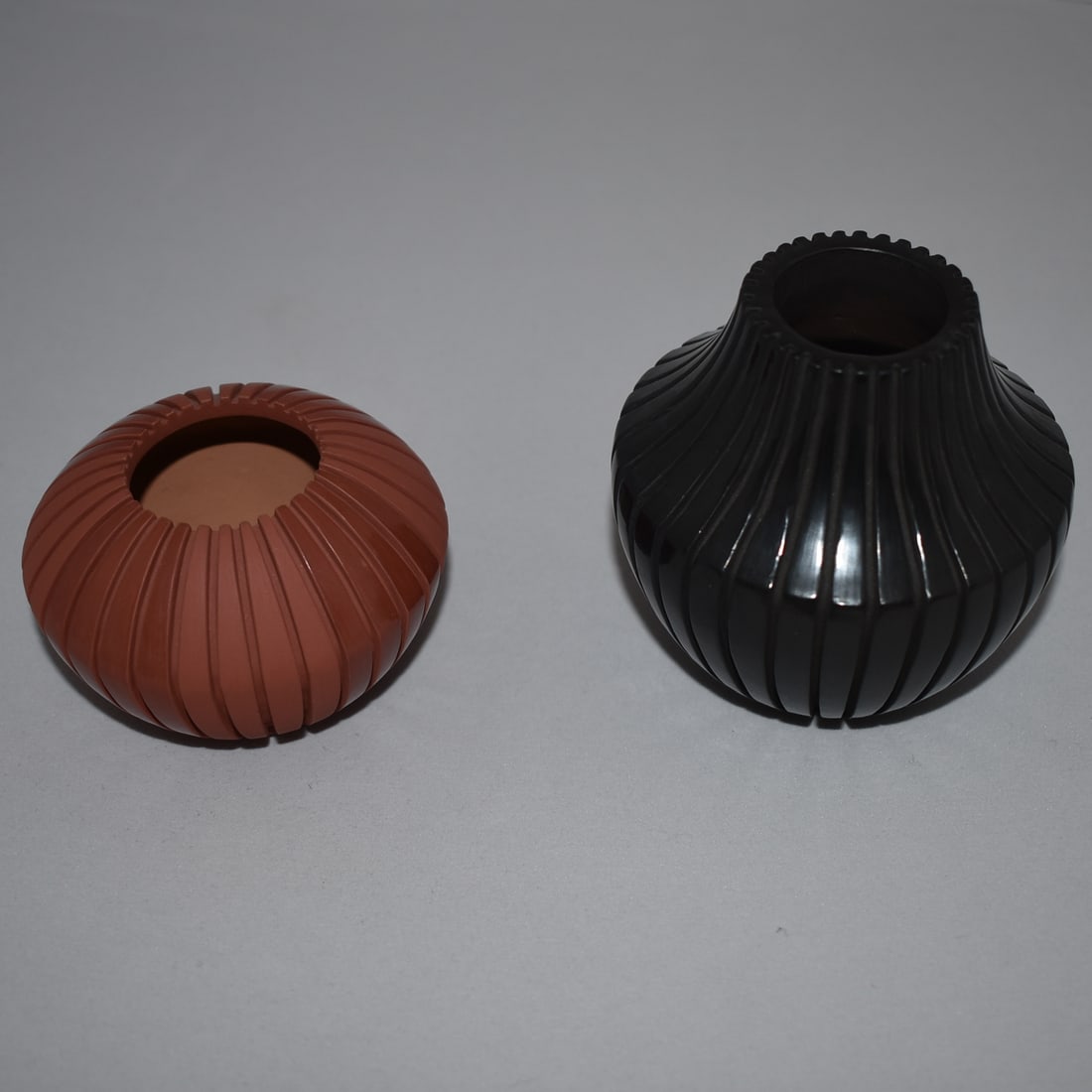 TWO SUE TAPIA (SAN JUAN/LAGUNA) POTS (1 of 3)