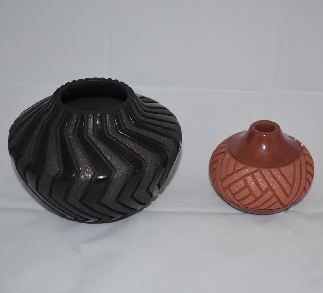 TWO SUE TAPIA (SAN JUAN/LAGUNA) MICACEOUS POTS (1 of 3)