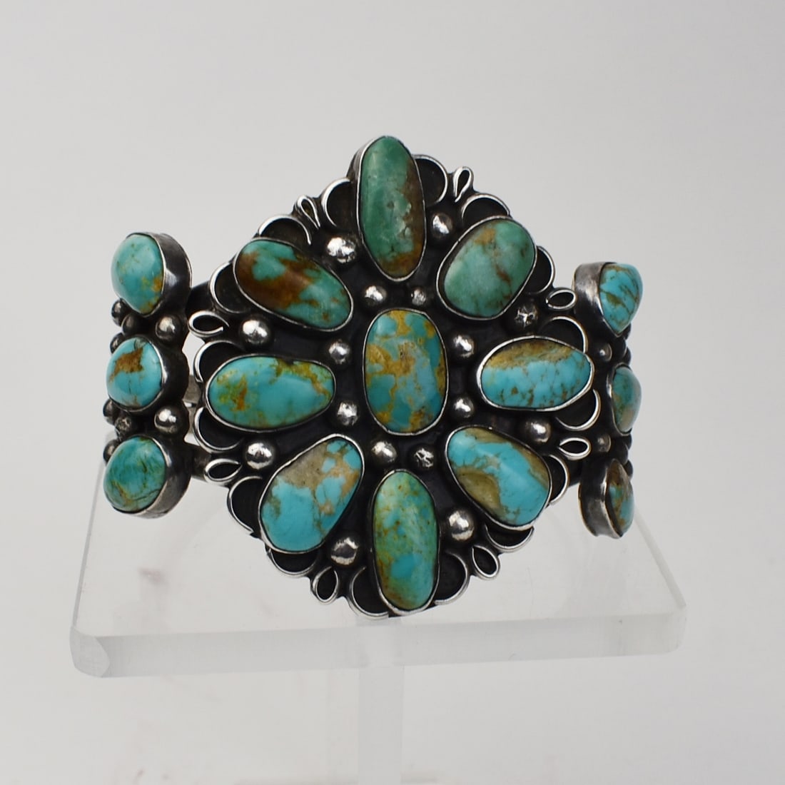 NATIVE AMERICAN SILVER AND GREEN TURQUOISE CLUSTER BRACELET C. 1960s (1 of 5)