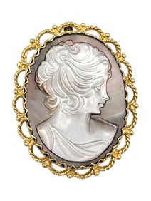 Brooch Mother of Pearl Cameo Antique Pendant 14K Yellow Gold Scalloped Edge