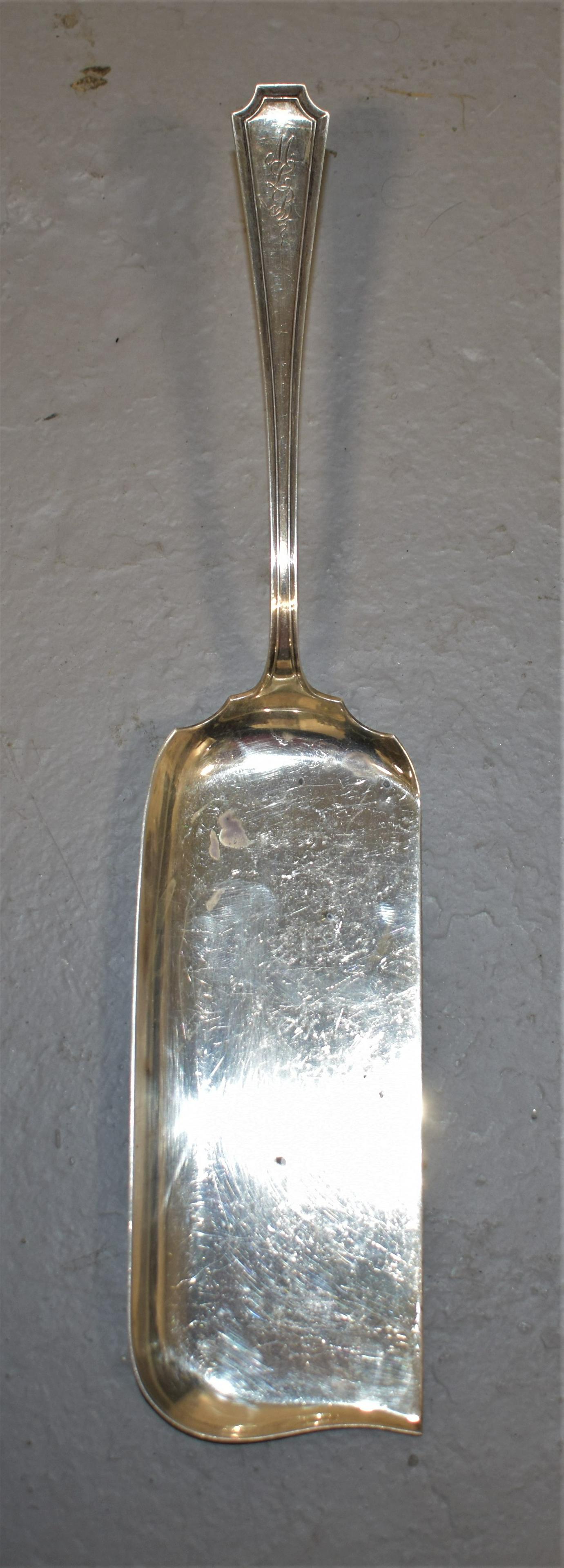 Durgin Sterling Crumber: DURGIN FAIRFAX PATTERN STERLING CRUMBER MONOGRAM- MONOGRAM - 12 1/4" L- 4.82 TROY OZ.- IMPERFECTIONS