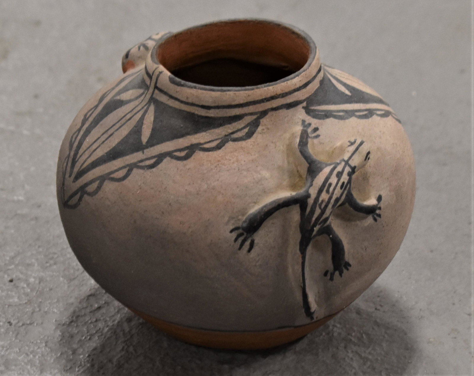 Teresita Cochiti Southwest Pueblo Pottery Vase: 4" SIGNED PUEBLO POTTERY VASE WITH APPLIED LIZARDS & BLACK GEOMETRIC DESIGNS - SIGNED IN PENCIL ON SIDE TERESITA ROMERO COCHITI - IMPERFECTIONS