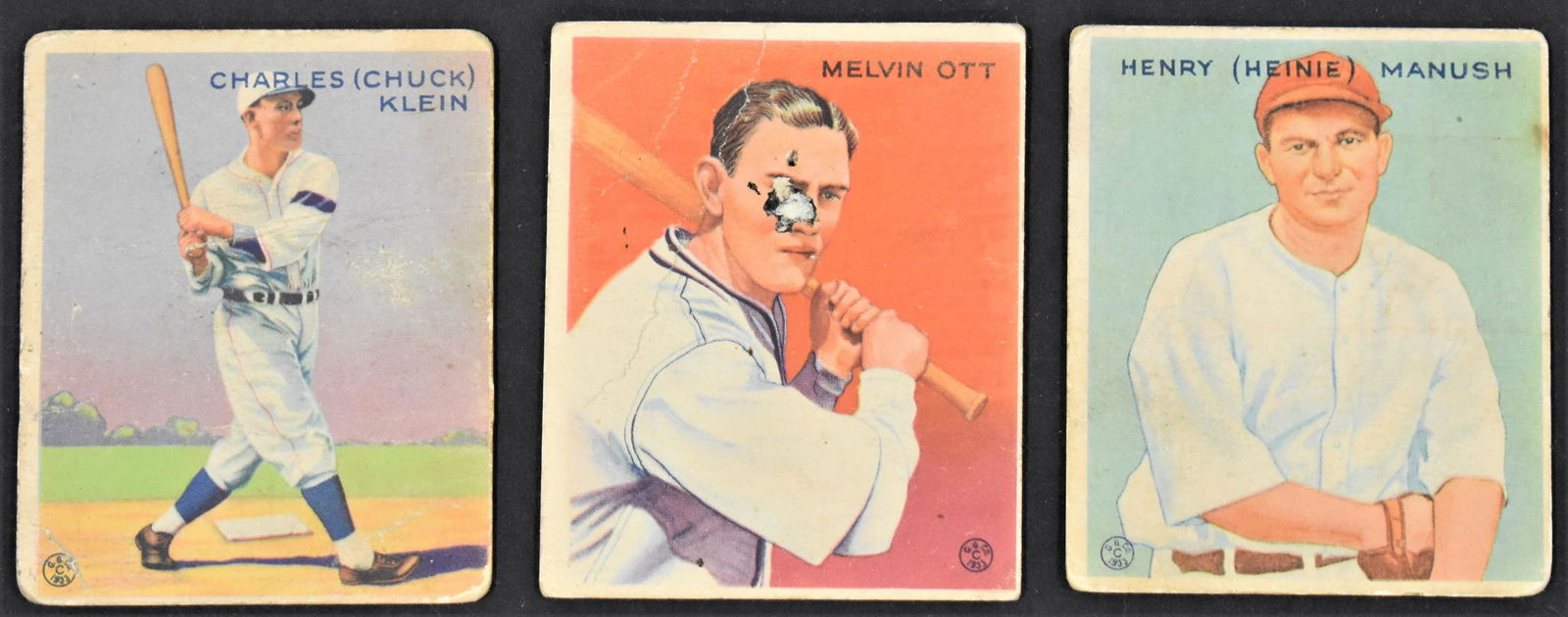 1933 H.O.F. Big League Chewing Gum Baseball Cards: LOT (3) 1933 GOUDEY BIG LEAGUE CHEWING GUM BASEBALL CARDS TO INCLUDE H.O.F.'S #128 CHARLES (CHUCK) KLEIN, #107 HENRY (HEINIE) MANUSH AND #207 MELVIN OH, ROUNDED CORNERS, SMALL CREASE TO KLEIN AT BOTTO