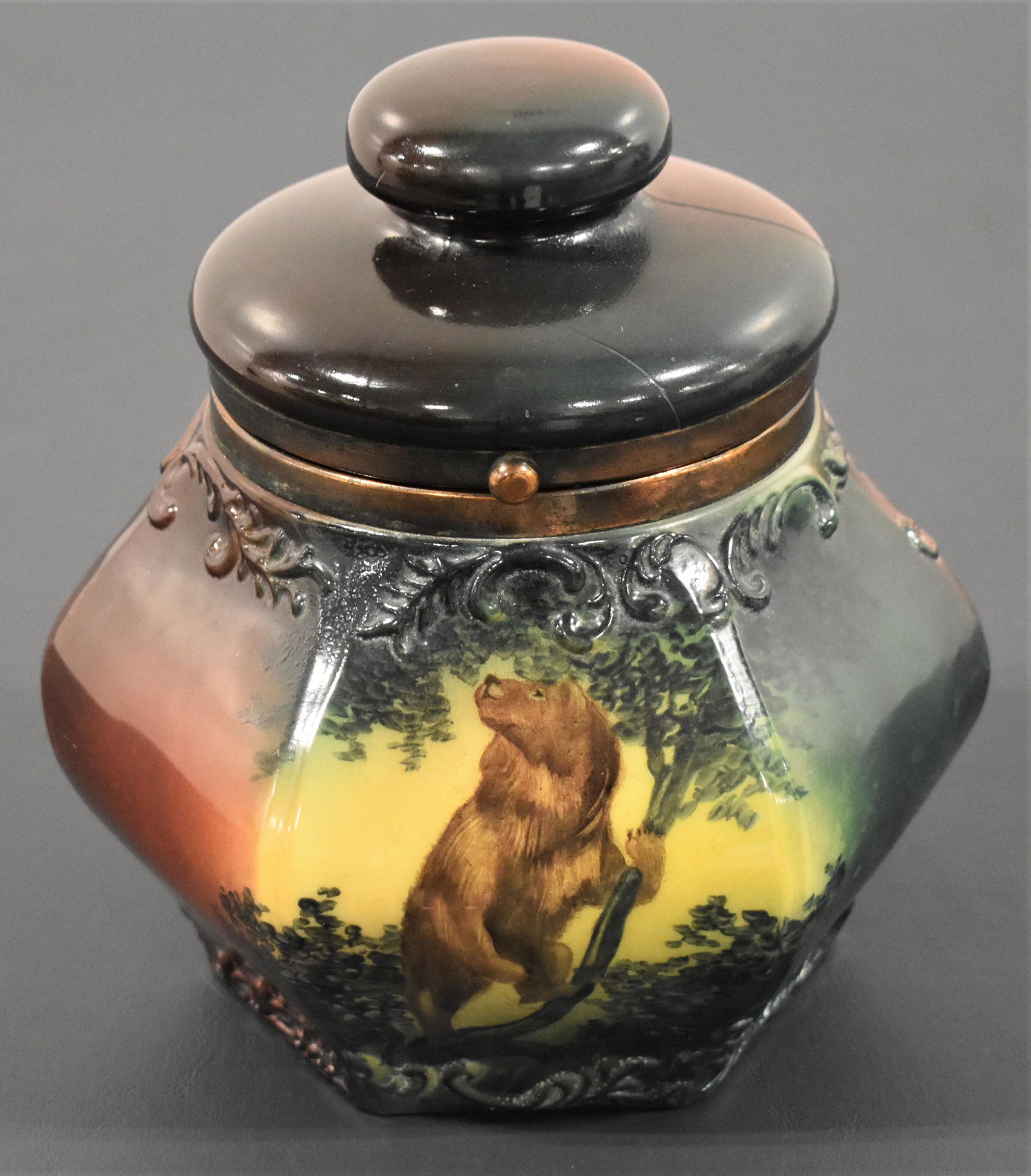 Decorated Handelware Tobacco Humidor (1 of 4)