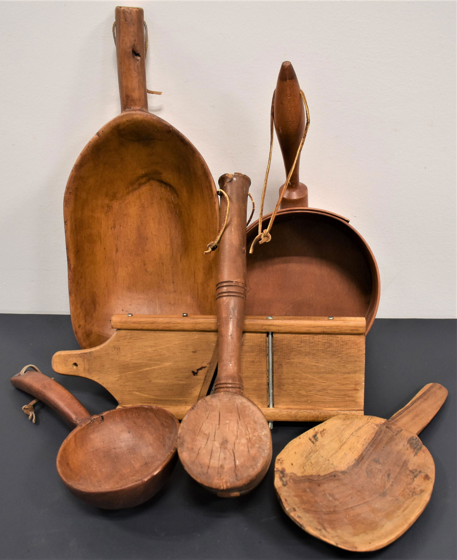 Lot Kitchen Woodenware (1 of 2)