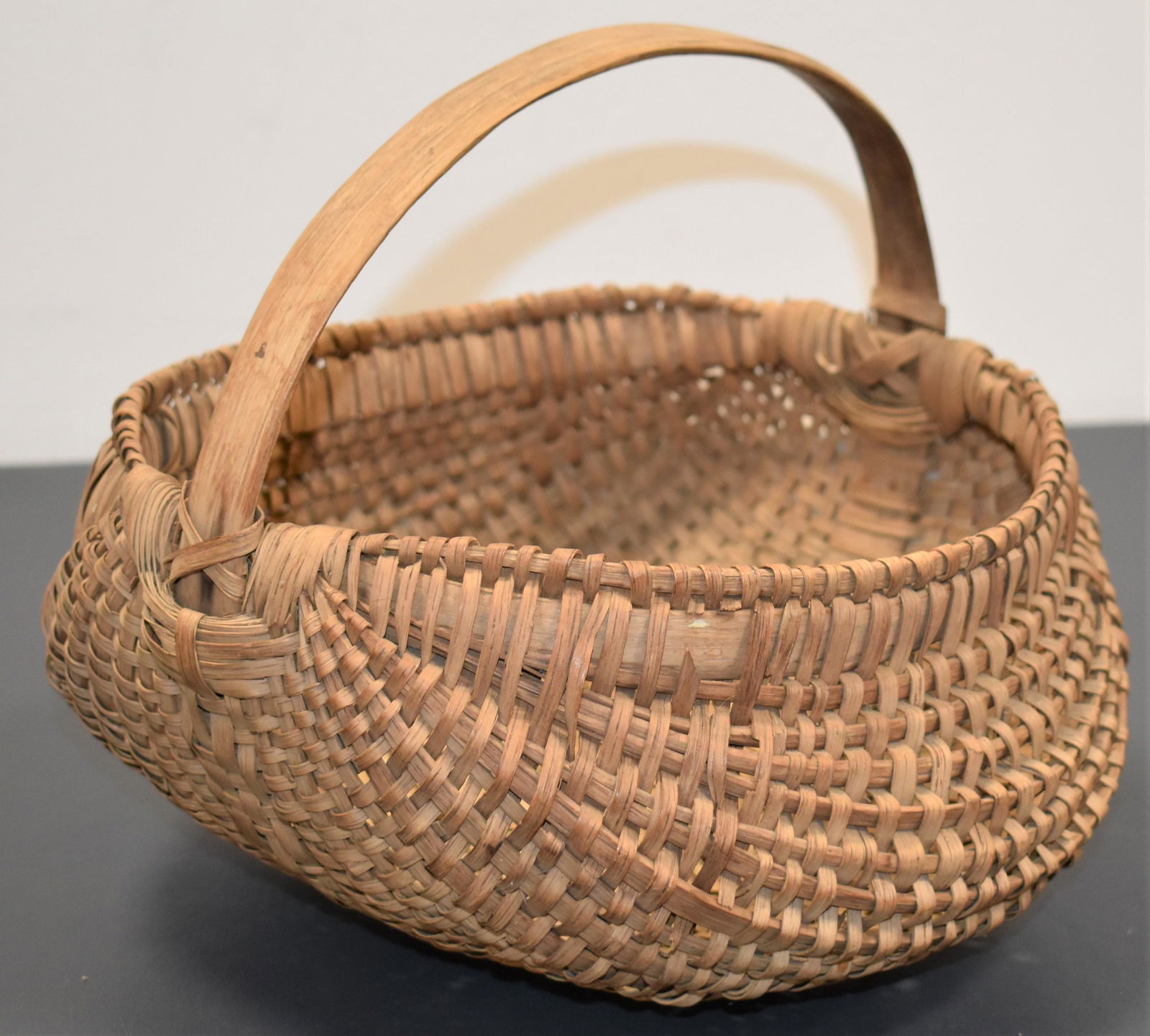 Handled Buttocks Basket (1 of 2)