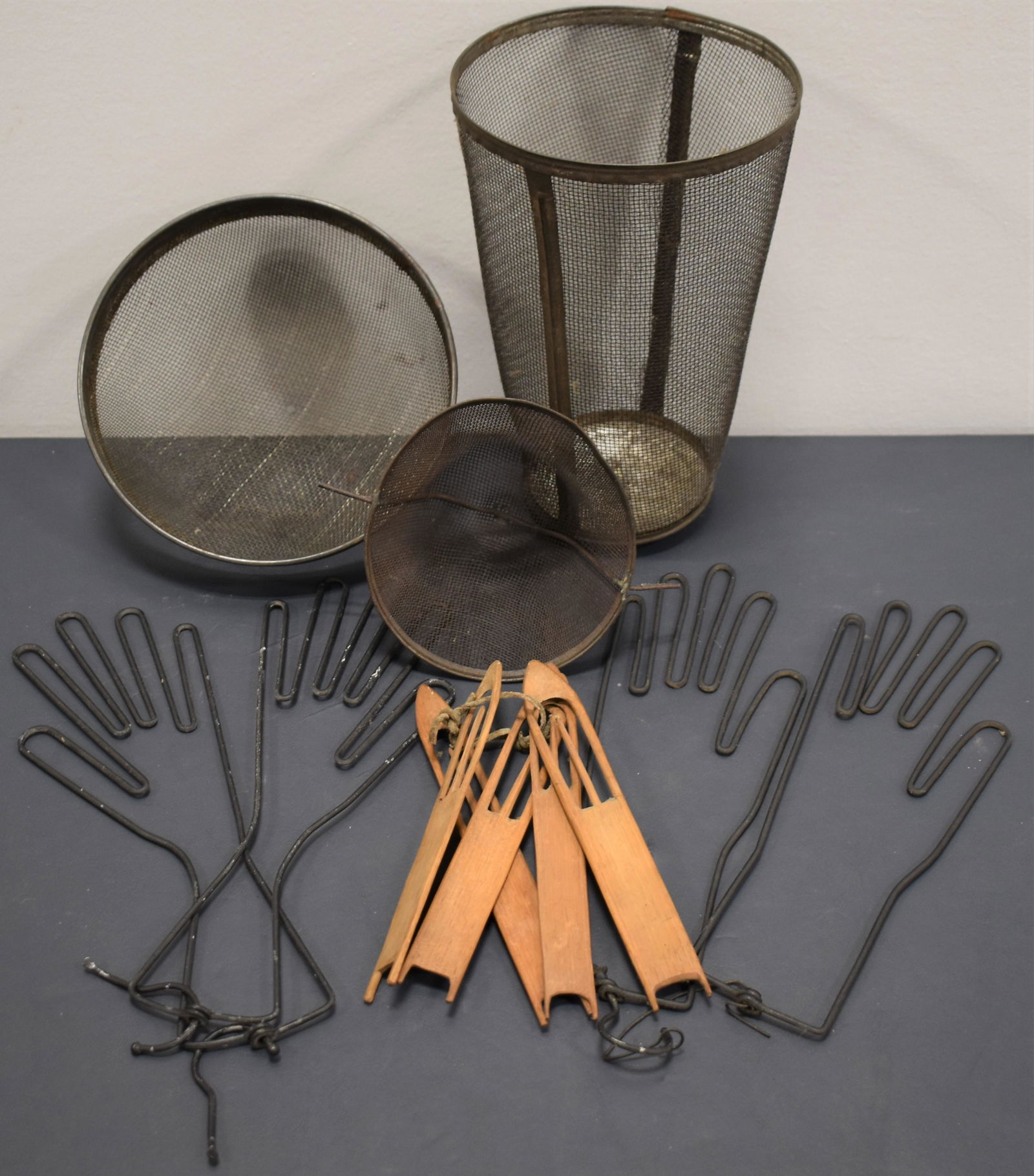 Lot Vintage Household Items (1 of 1)