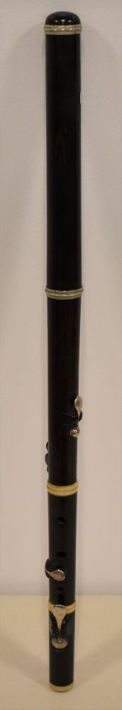VINTAGE ROSEWOOD FLUTE (1 of 5)