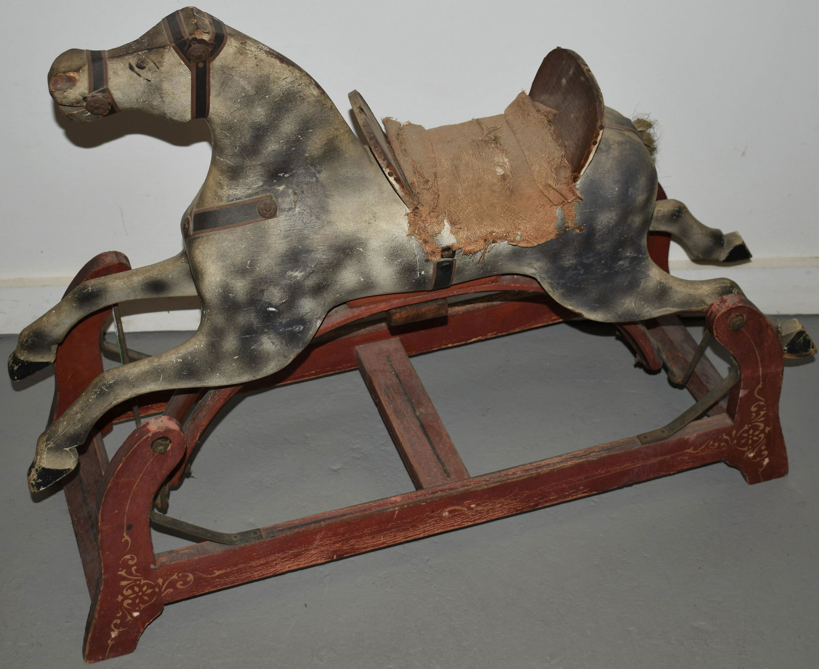 VINTAGE WHITNEY REED PAINTED HOBBY HORSE (1 of 3)
