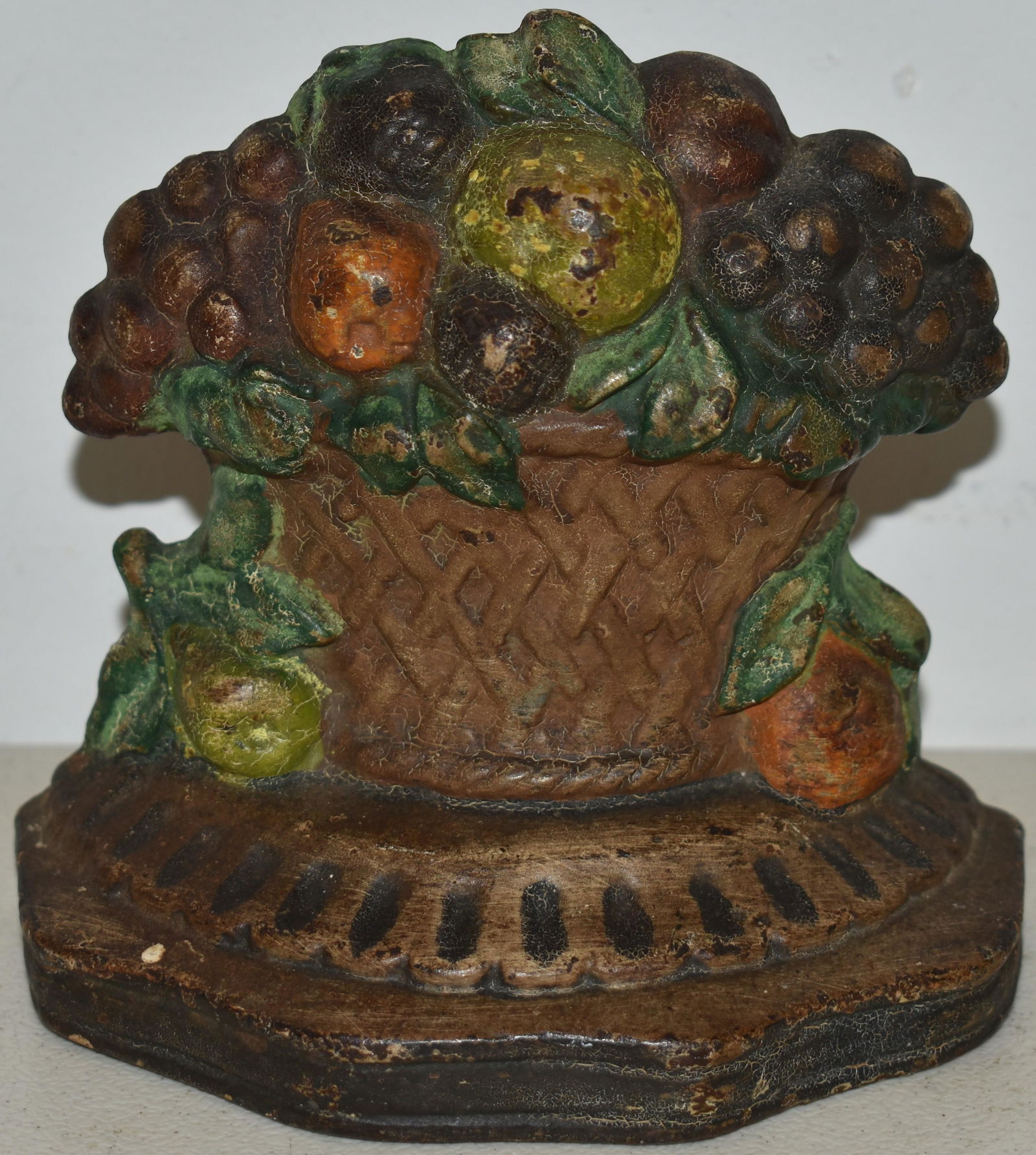 PAINTED CAT IRON BASKET OF FRUIT DOORSTOP (1 of 2)