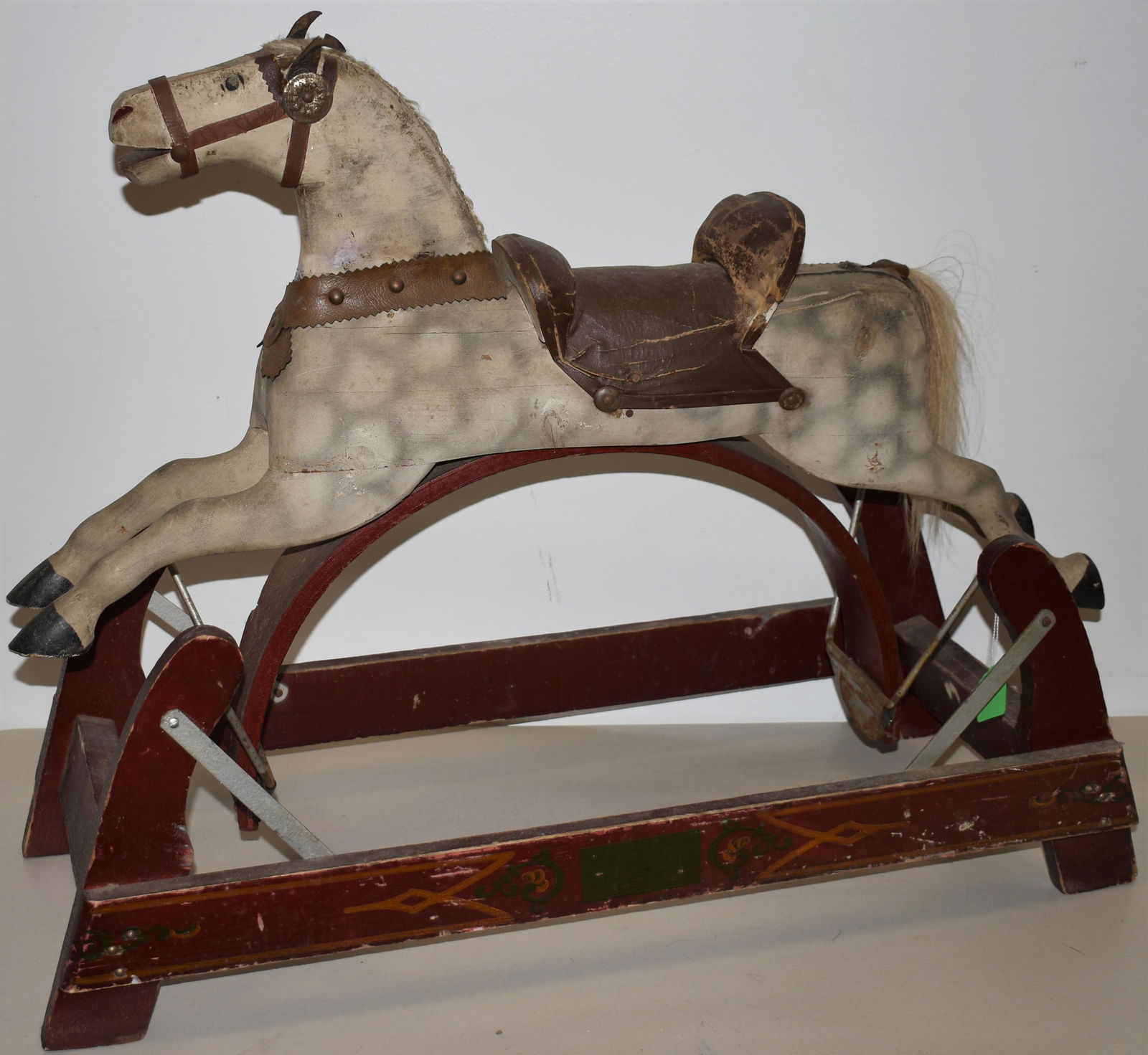 VINTAGE WHITNEY REED PAINTED HOBBY HORSE (1 of 2)