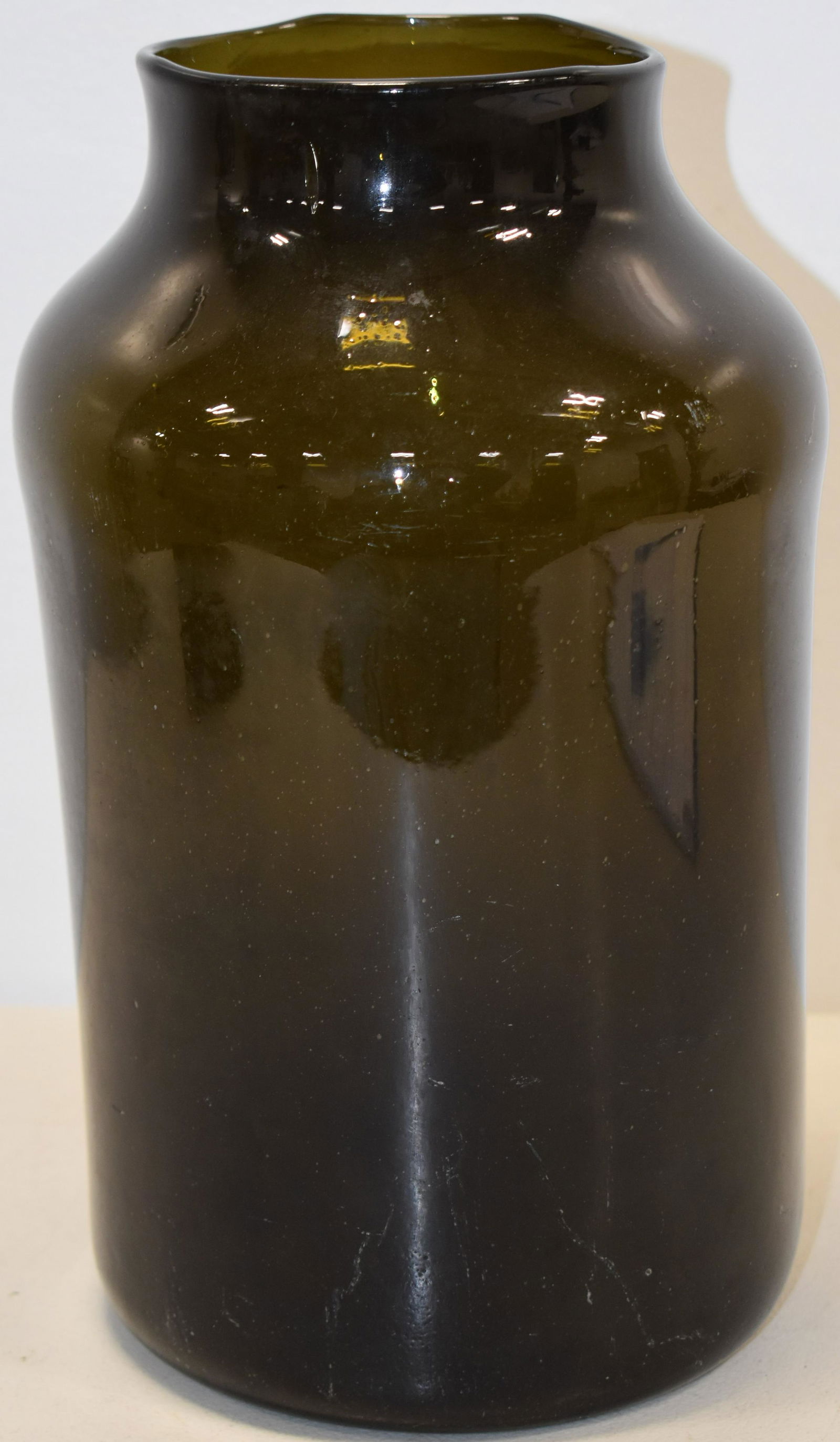 EARLY OLIVE GREEN BLOWN GLASS JAR (1 of 3)