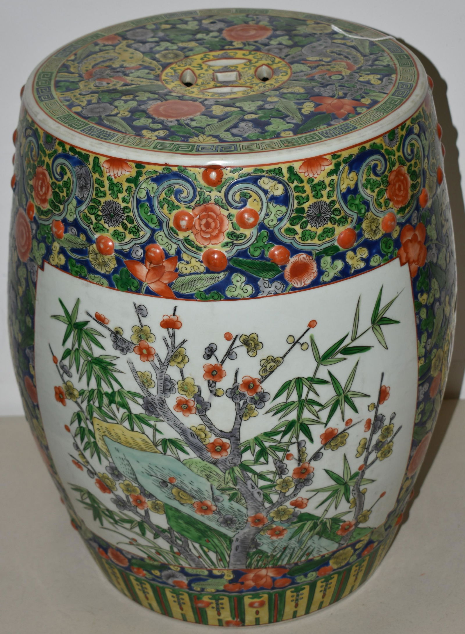 CHINESE FAMILLE VERTE GARDEN SEAT (1 of 2)