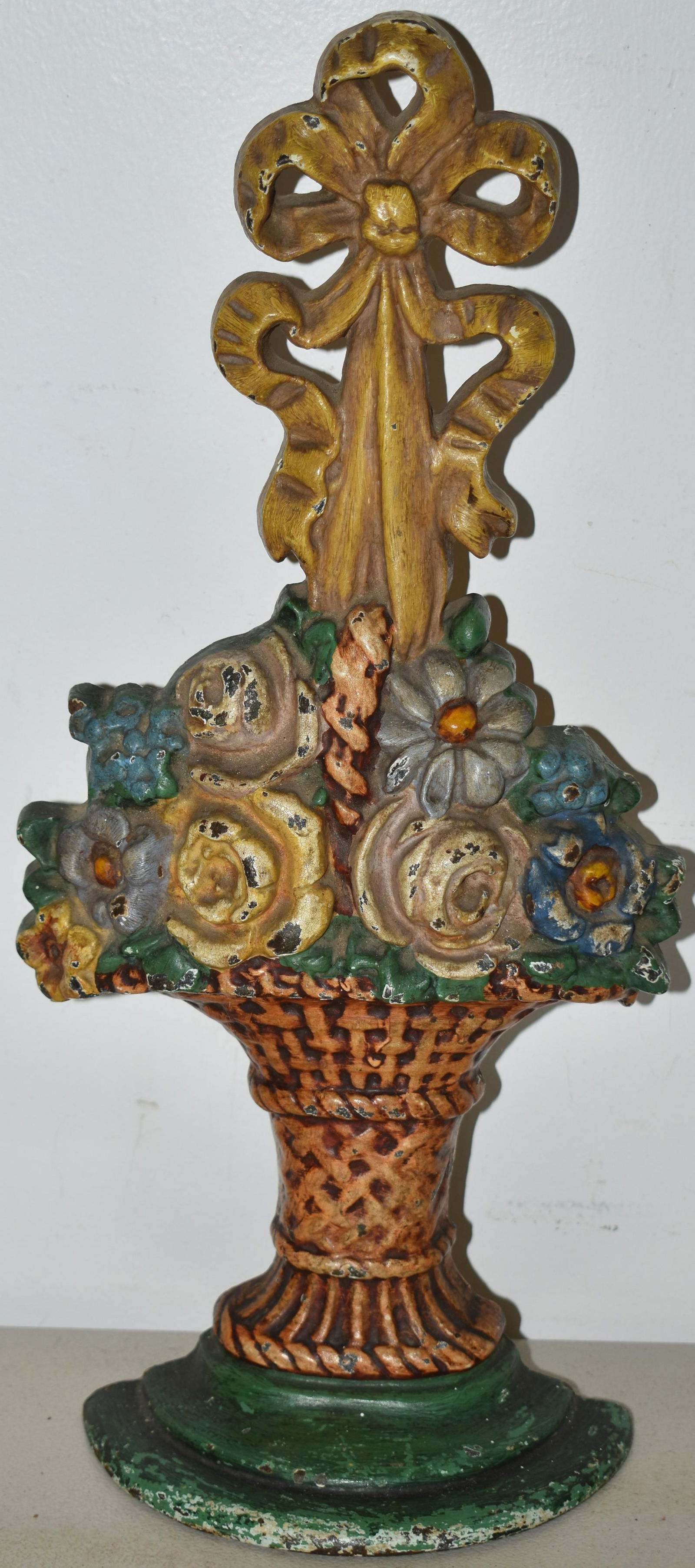 PAINTED CAST IRON BASKET OF FLOWERS DOORSTOP (1 of 2)