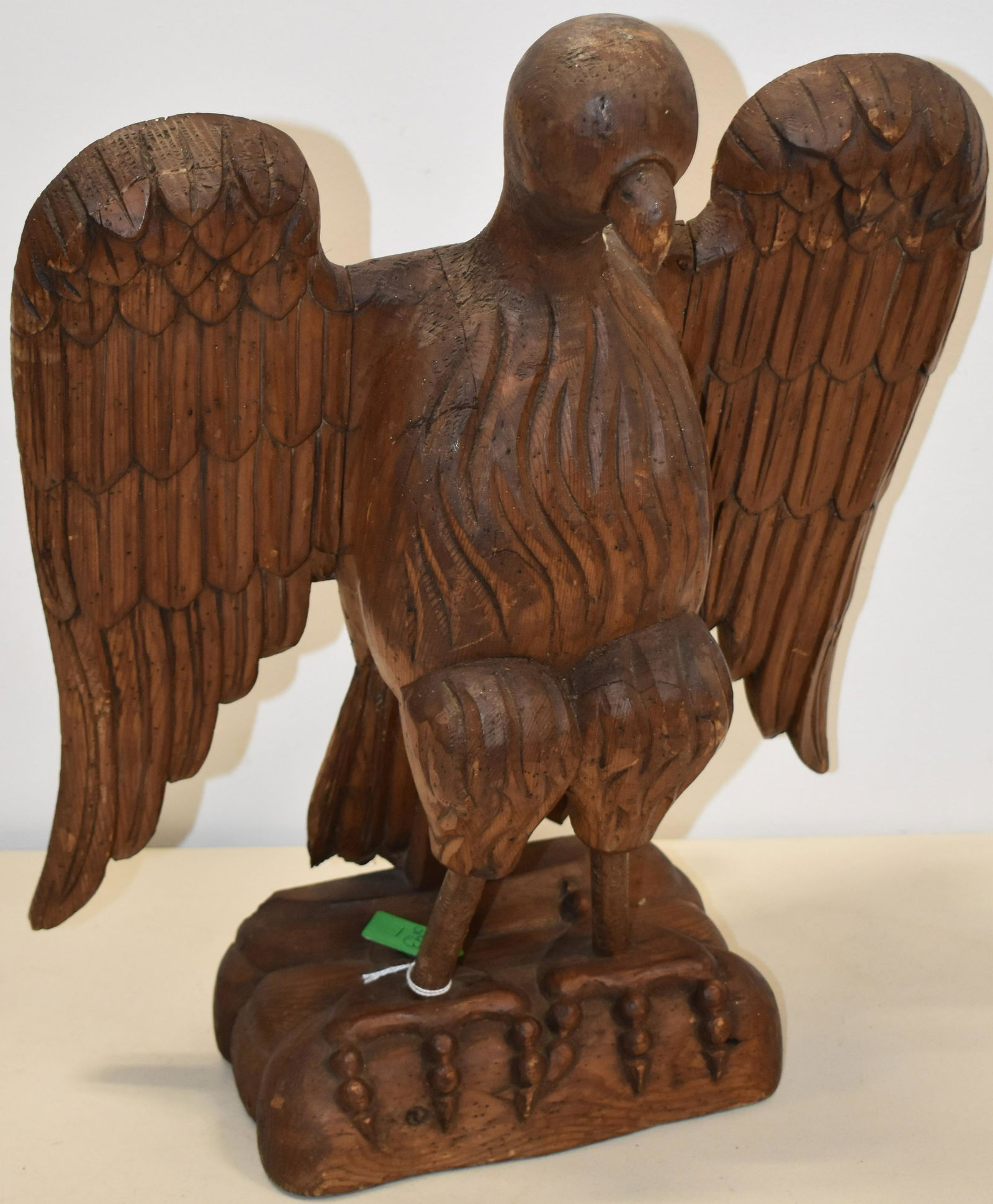 VINTAGE FOLK ART CARVED WOODEN EAGLE (1 of 2)