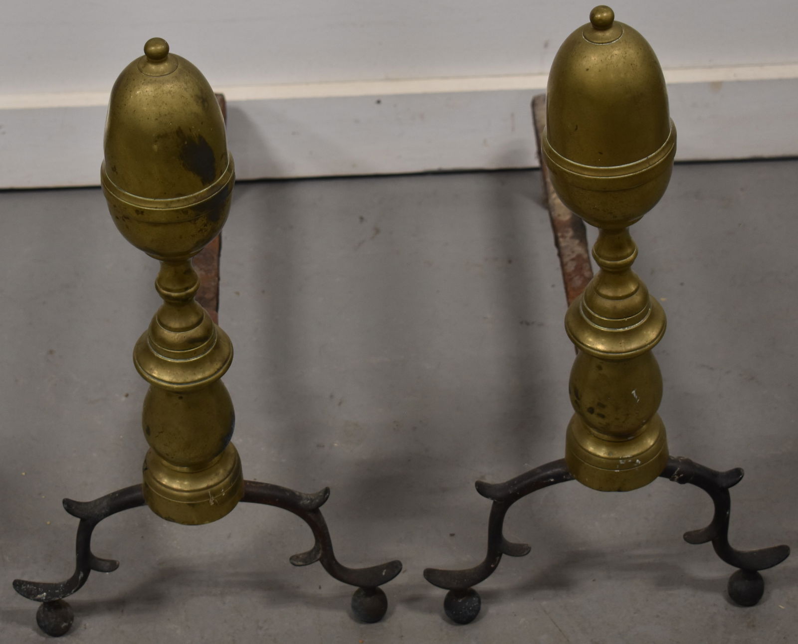 PR. FEDERAL LEMON TOP BRASS ANDIRONS: PR. EARLY 19TH CENT BRASS ANDIRONS W/ LEMON TOPS ON BALL FEET - 21" T X 19 1/2" L - WEAR, OXIDATION & IMPERFECTIONS