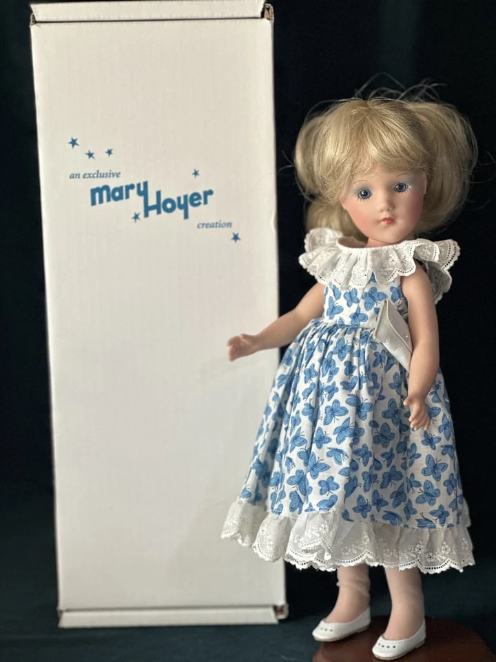 Mary Hoyer/Mary Lynne Saunders Vinyl 13" Doll Box (1 of 4)