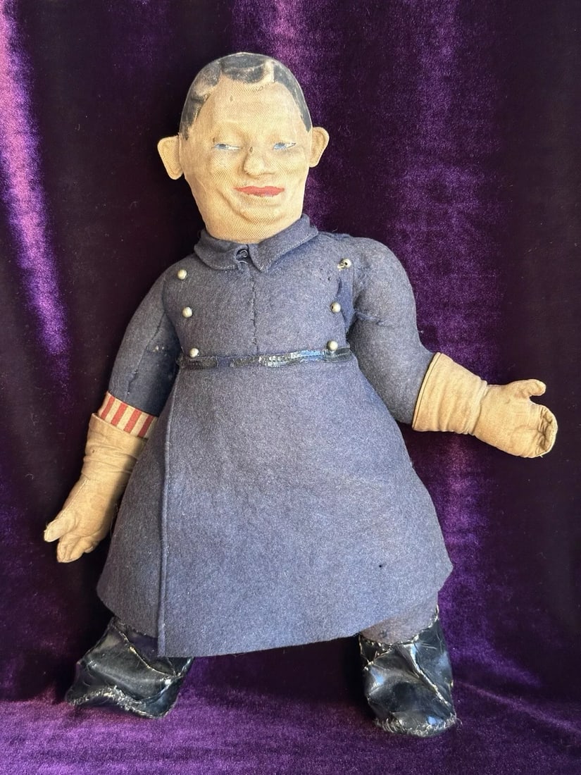 Unidentified 15" Vintage Dean’s Rag Book (?) Cloth Policeman Doll (1 of 4)